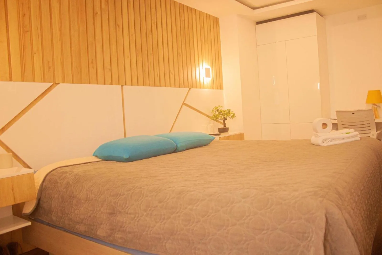 People in Hotel Don Bartolo