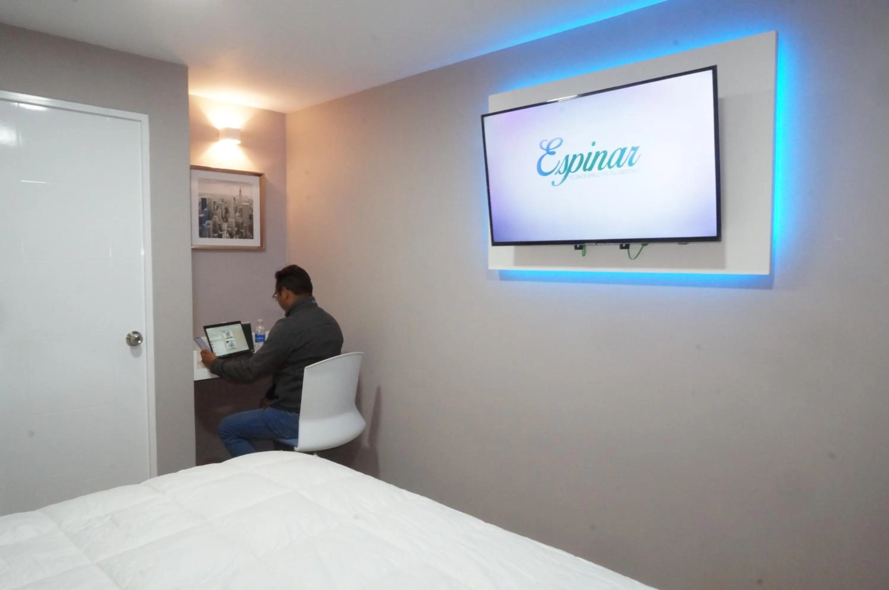 Communal lounge/ TV room in Hotel Don Bartolo