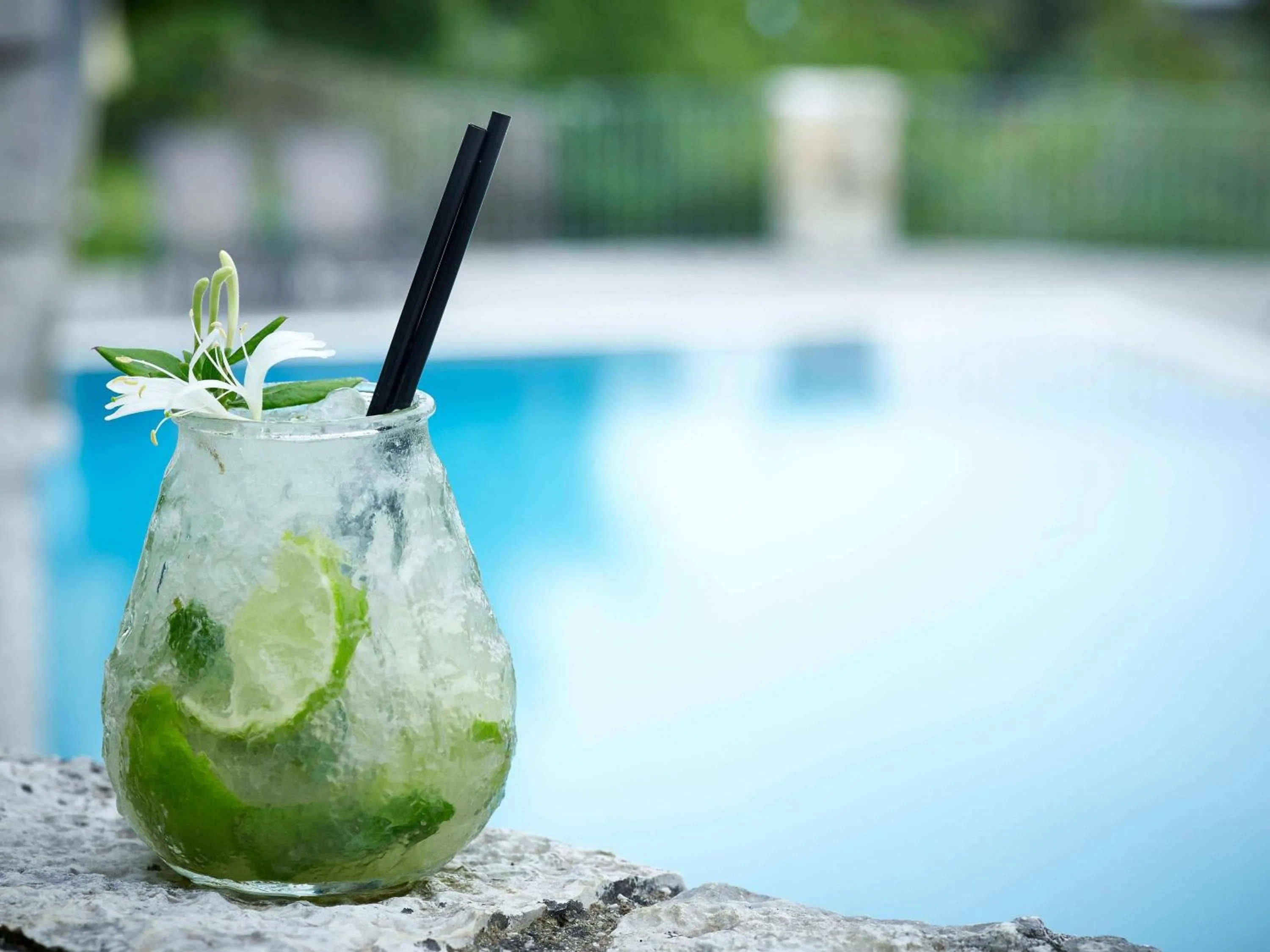 Lounge or bar in Movenpick Resort Agios Nikolaos Sivota