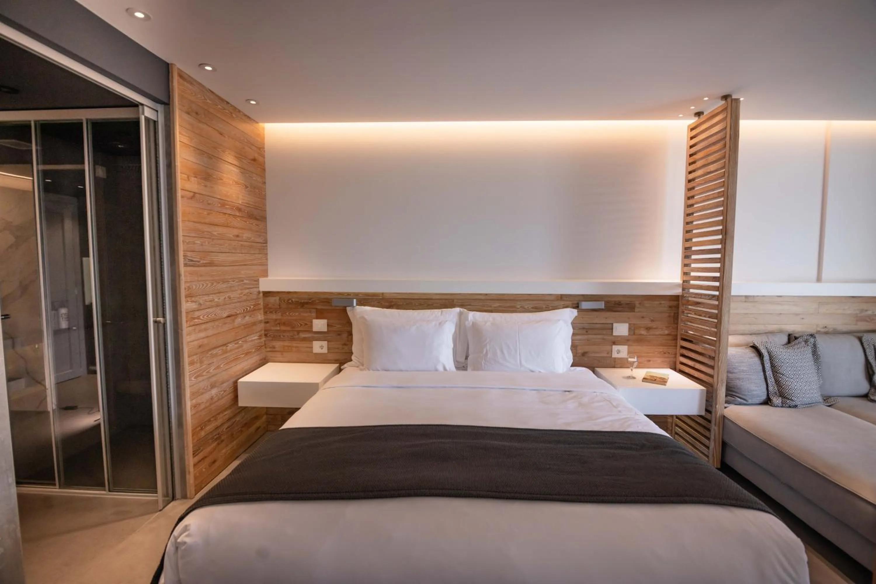 Bed in Movenpick Resort Agios Nikolaos Sivota