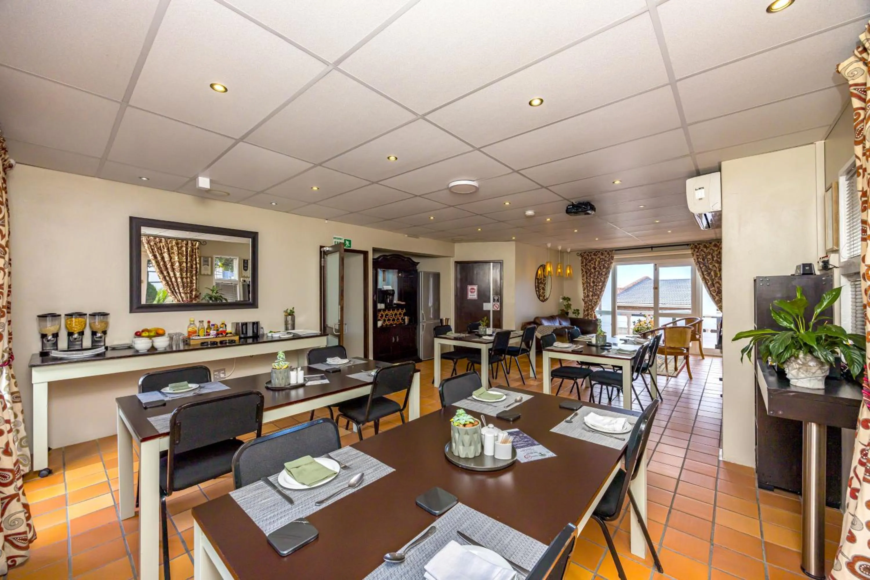 Coffee/tea facilities in Plattekloof Premium Lodge