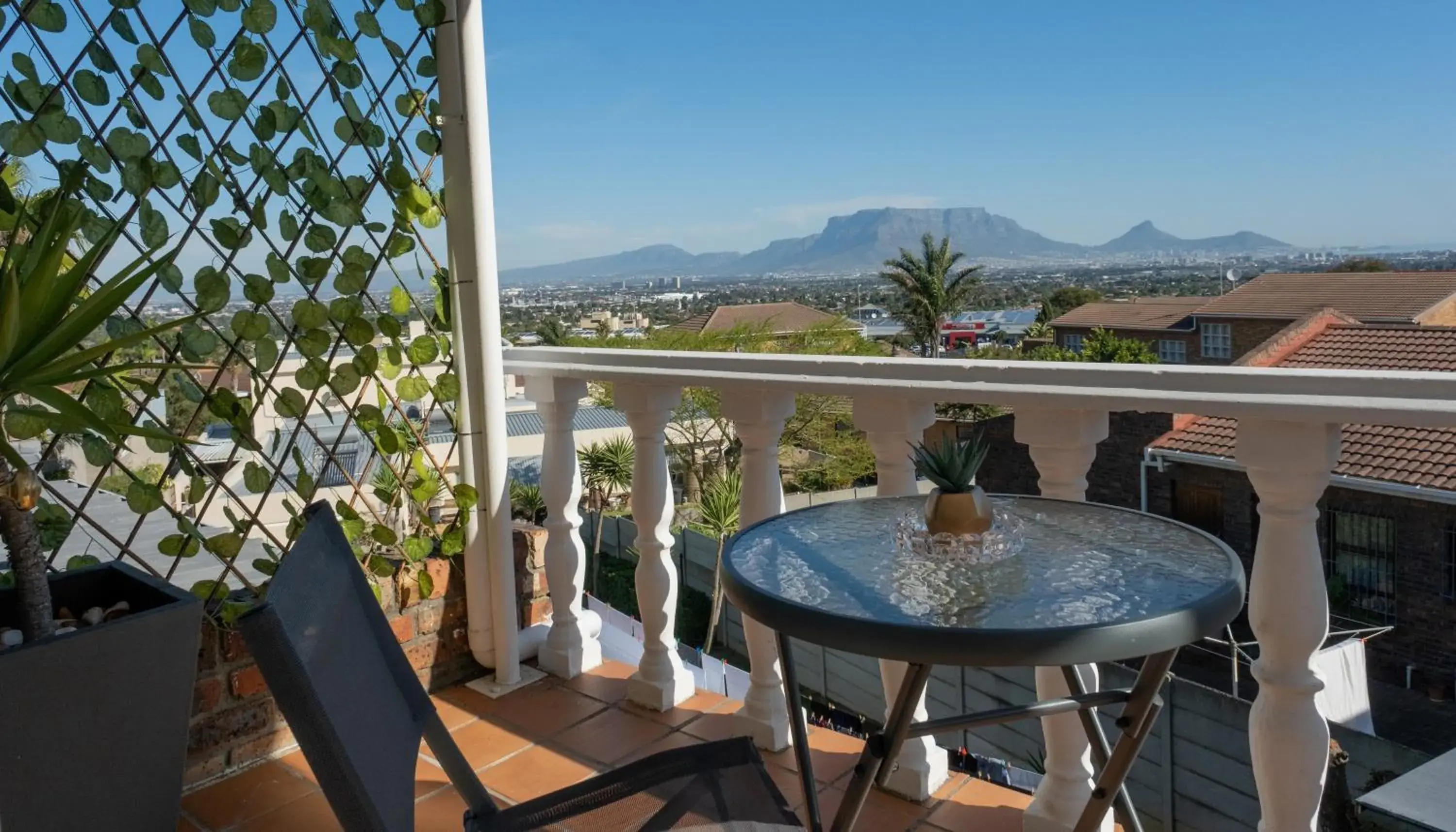 Deluxe Room - single occupancy in Plattekloof Premium Lodge Deluxe Room - single occupancy in Plattekloof Premium Lodge