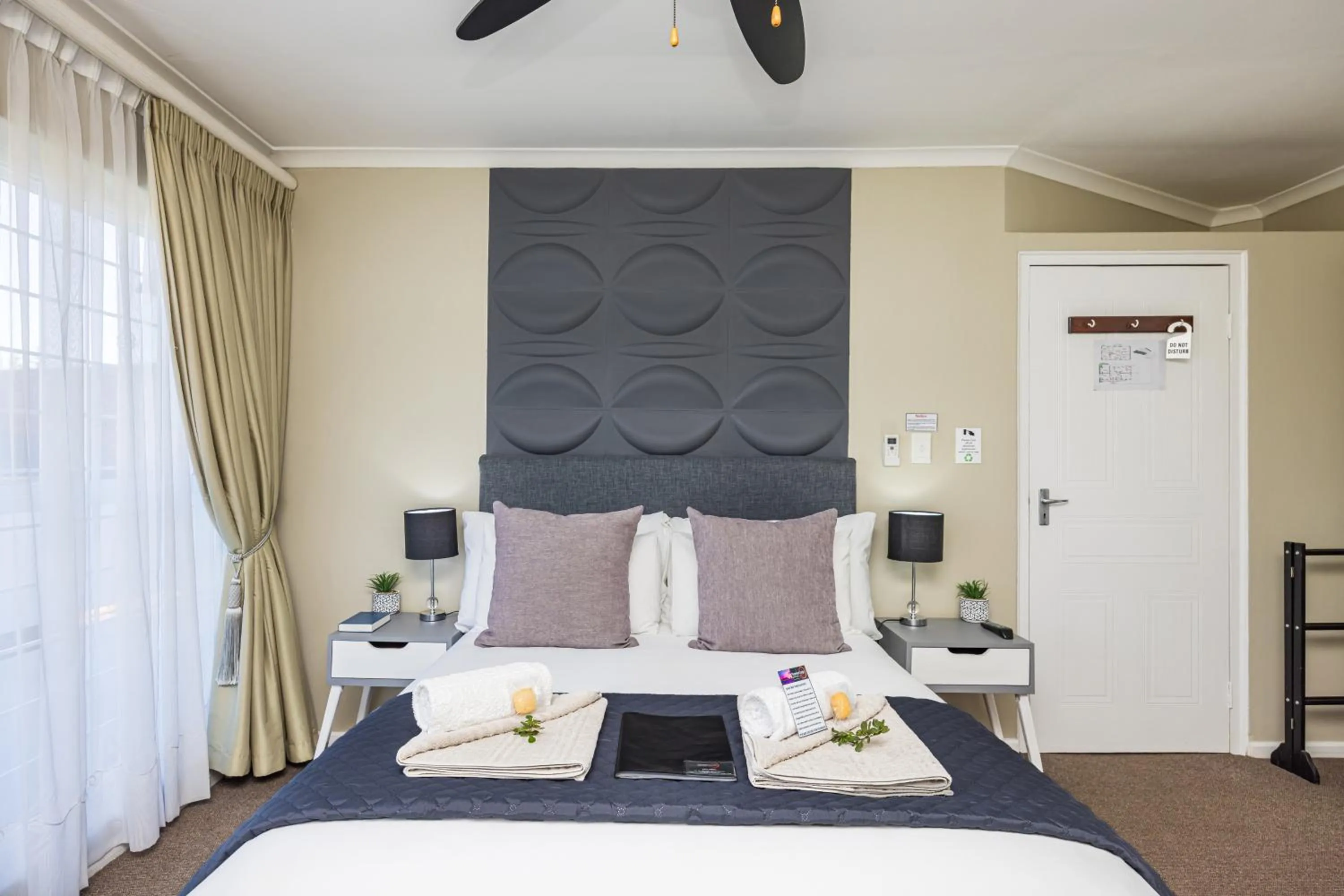 Bed in Plattekloof Premium Lodge