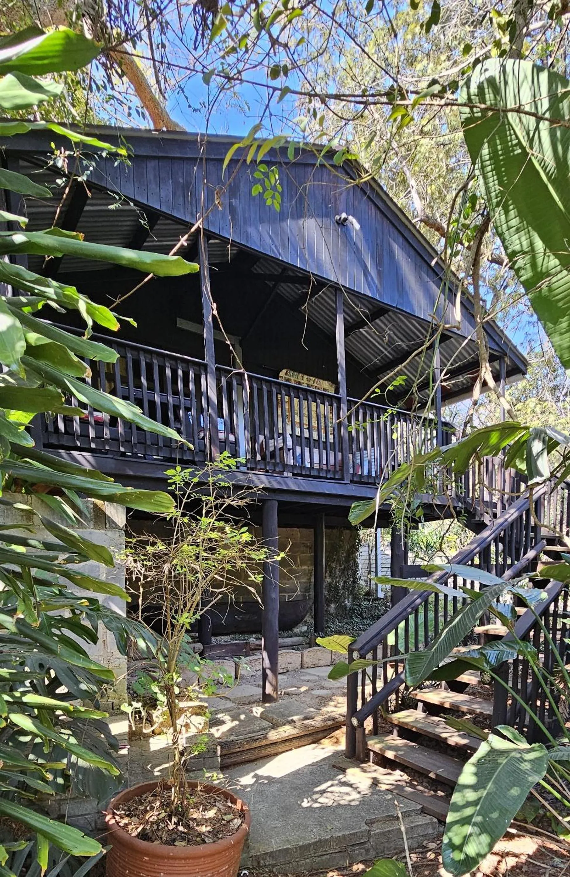 Property building in Old Vic Travellers Inn Nelspruit