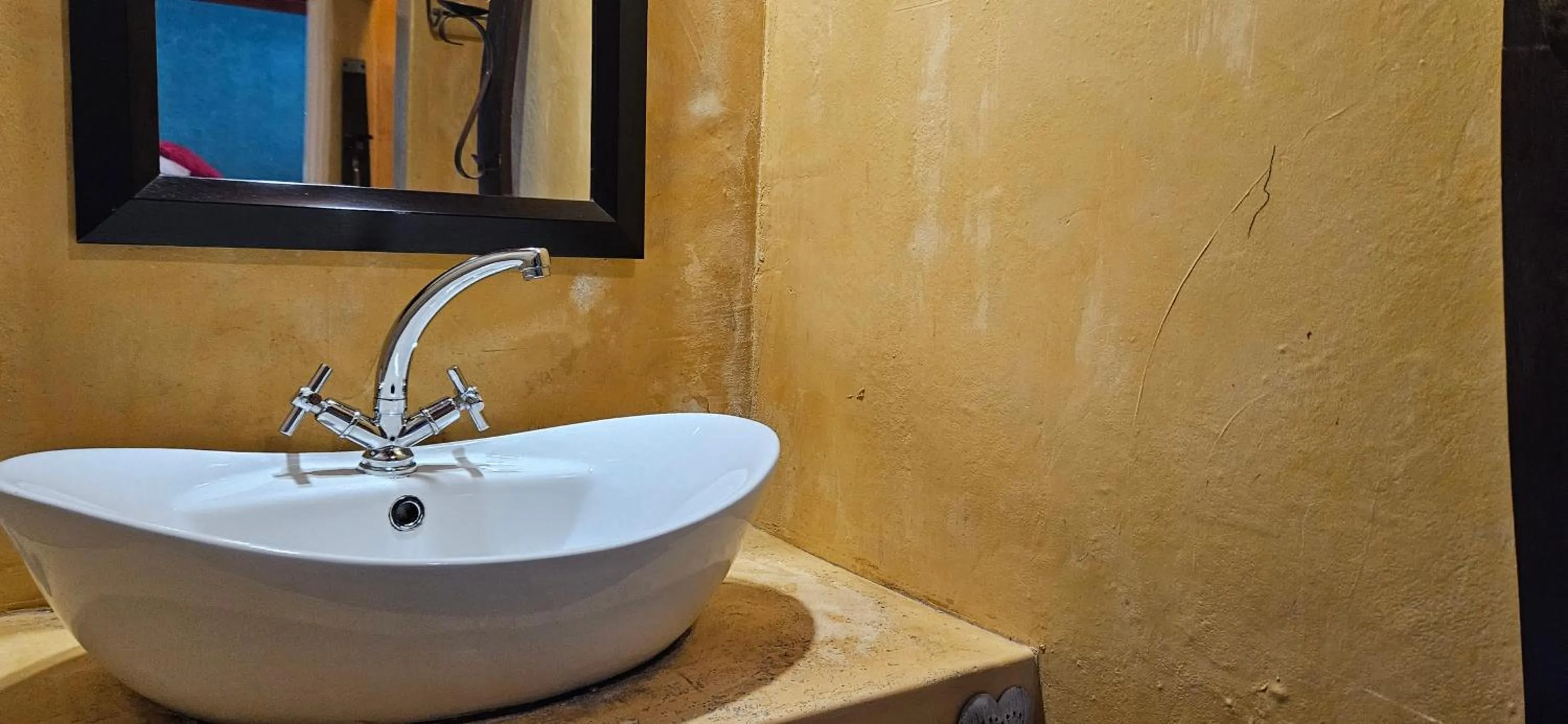 Bathroom in Old Vic Travellers Inn Nelspruit