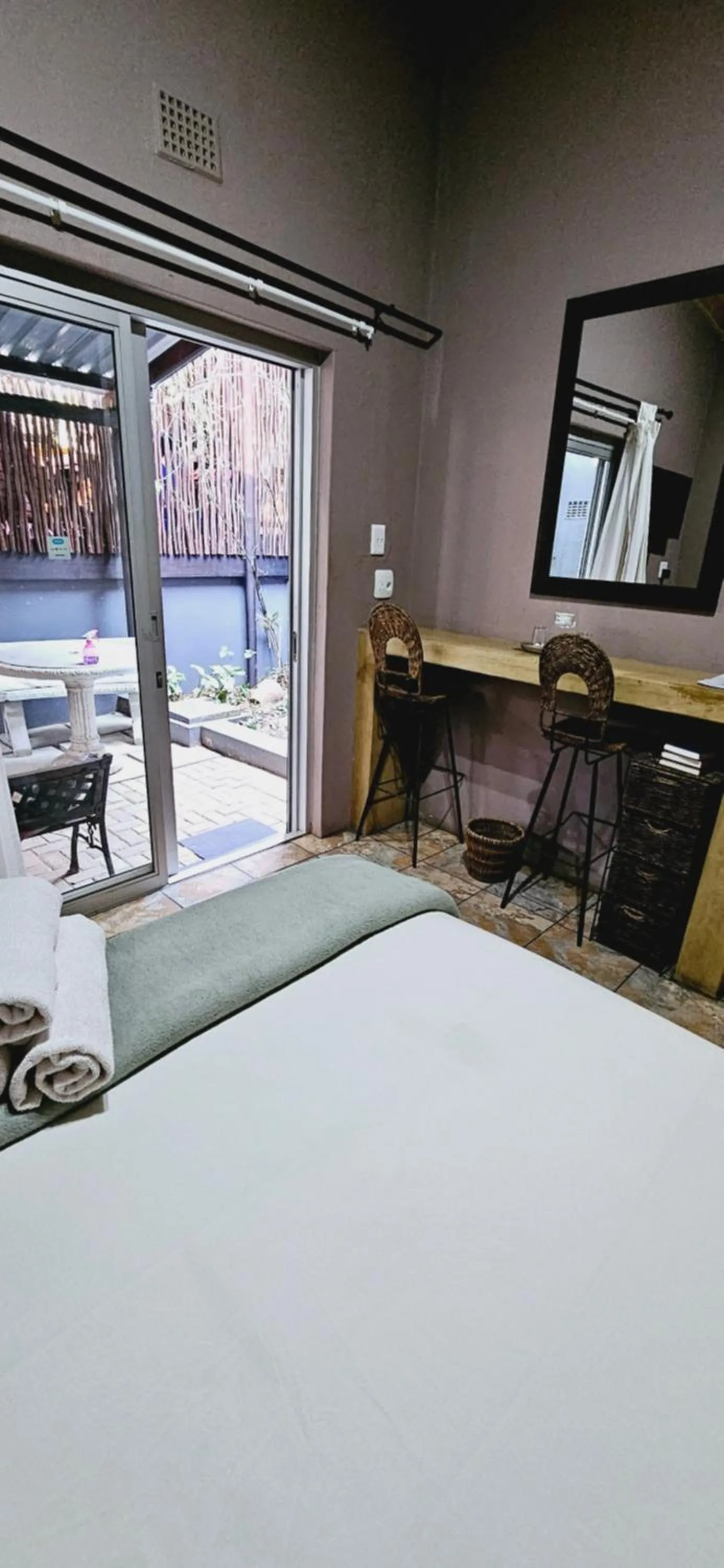 Bed in Old Vic Travellers Inn Nelspruit