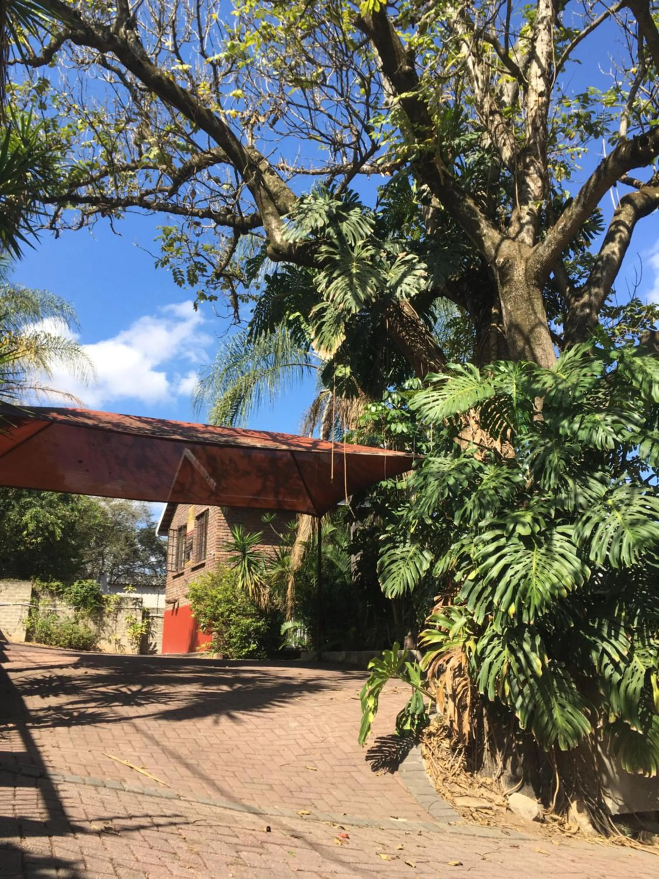 Property building in Old Vic Travellers Inn Nelspruit