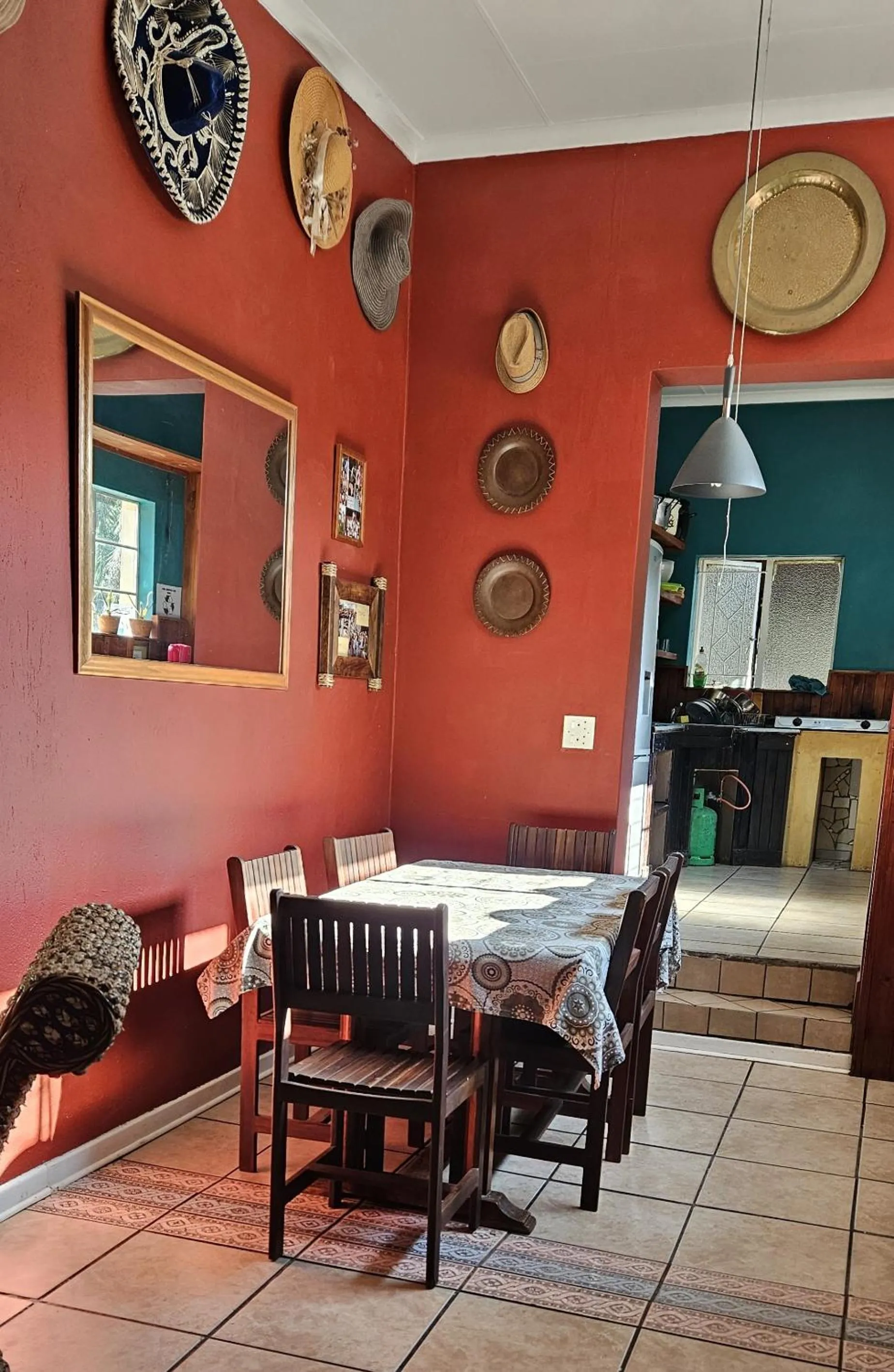 Kitchen or kitchenette in Old Vic Travellers Inn Nelspruit