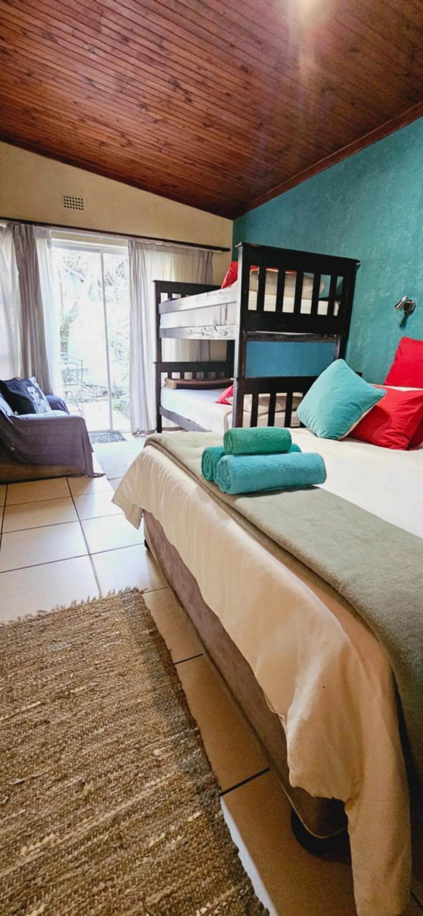 Bedroom, Bed in Old Vic Travellers Inn Nelspruit