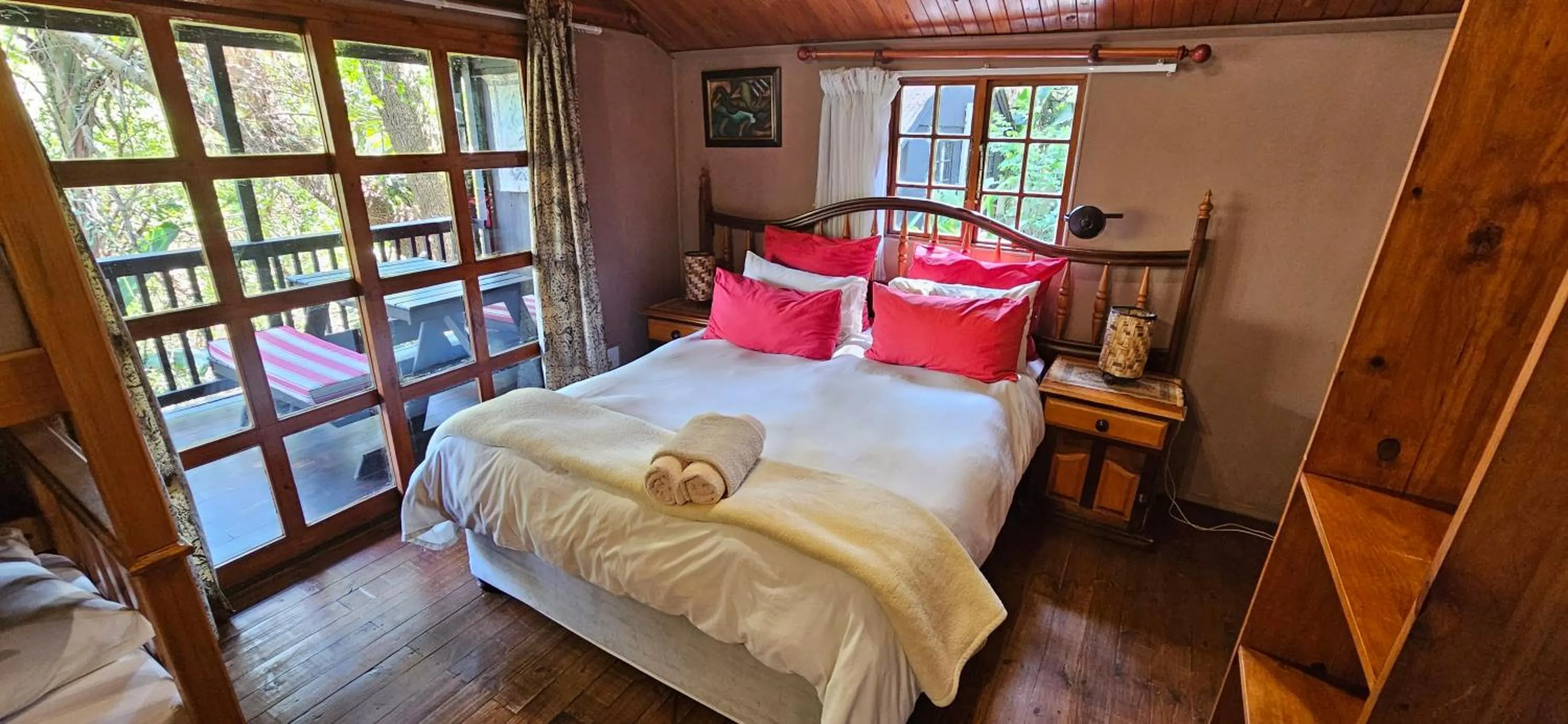 Balcony/Terrace, Bed in Old Vic Travellers Inn Nelspruit