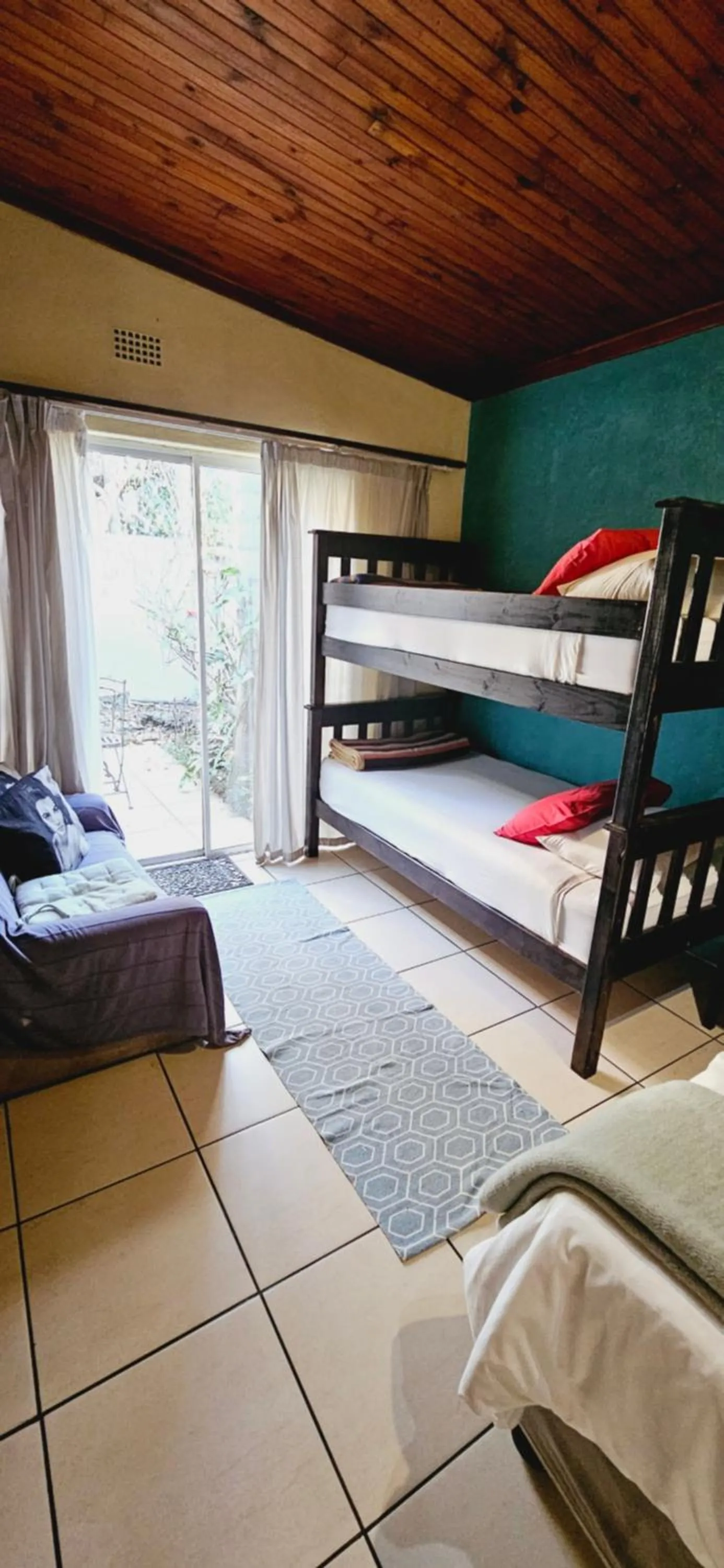 bunk bed, Bed in Old Vic Travellers Inn Nelspruit