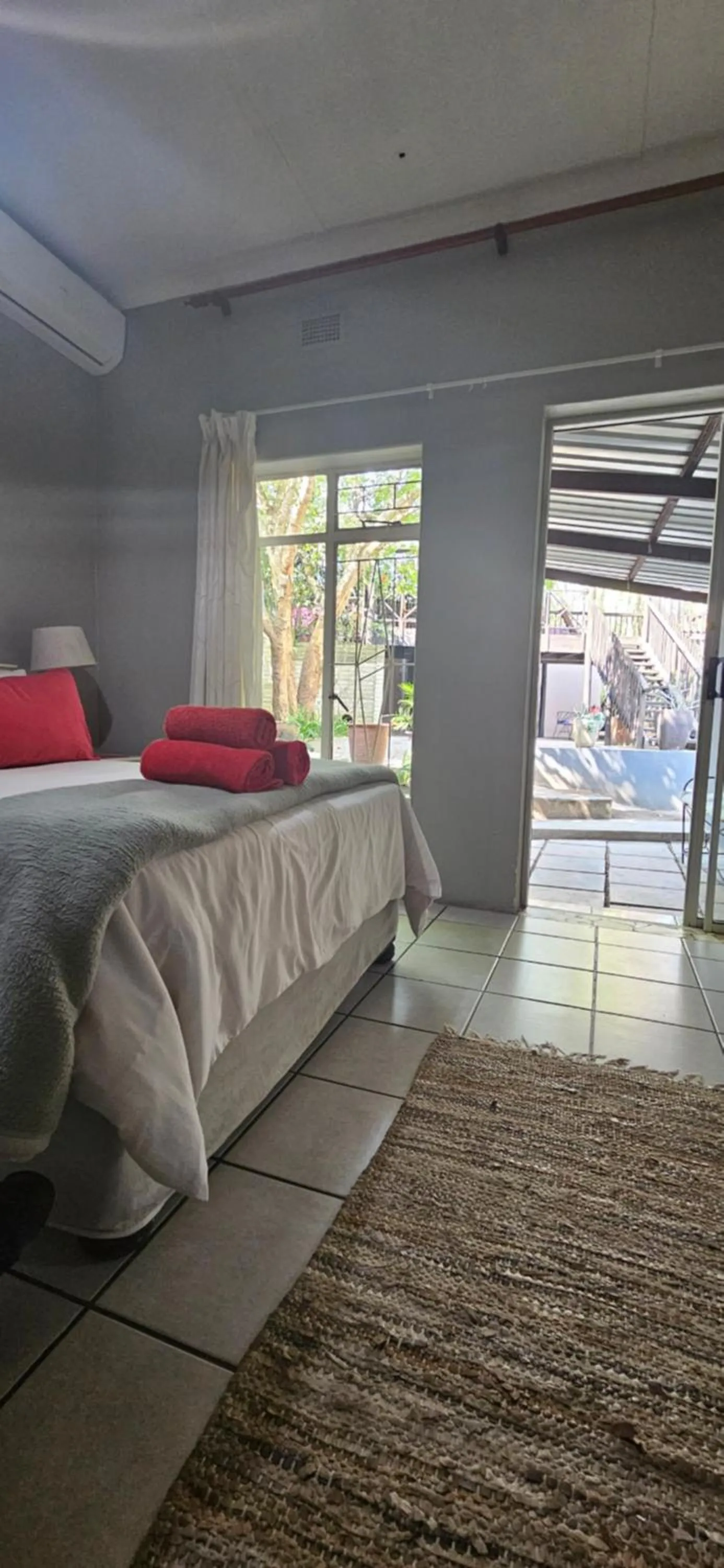 Bedroom, Bed in Old Vic Travellers Inn Nelspruit