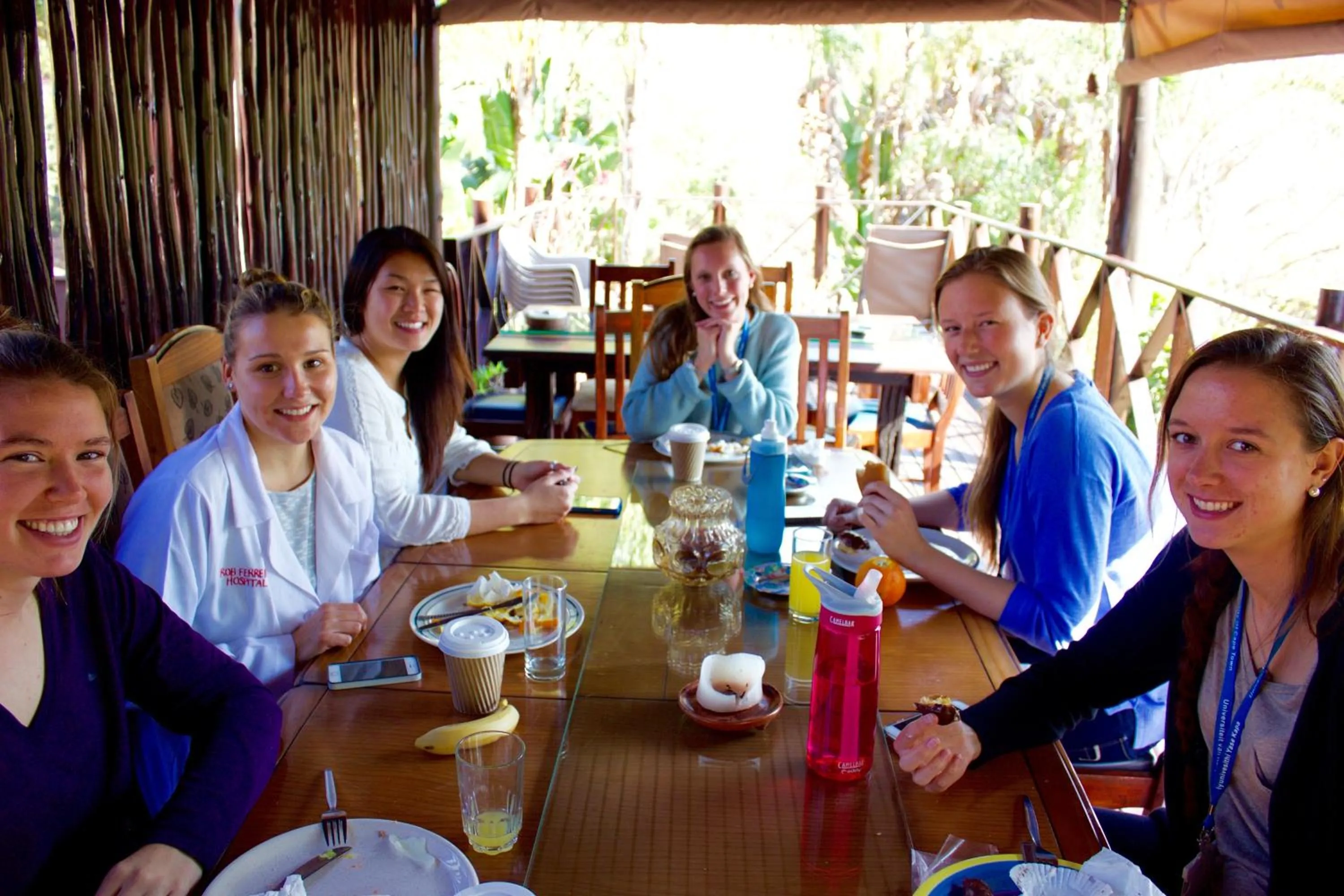 Restaurant/places to eat in Old Vic Travellers Inn Nelspruit