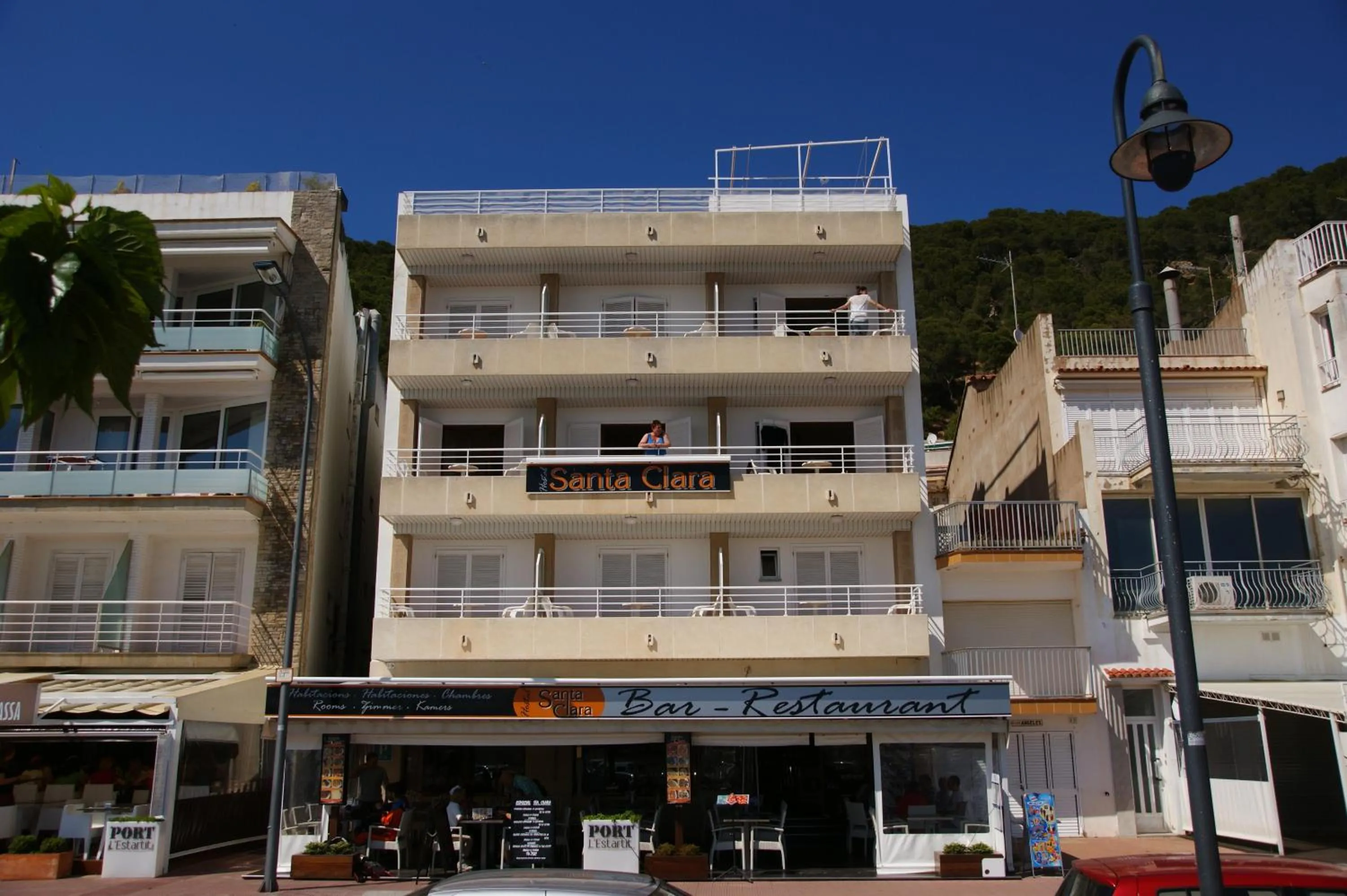 Facade/entrance in Hostal Santa Clara