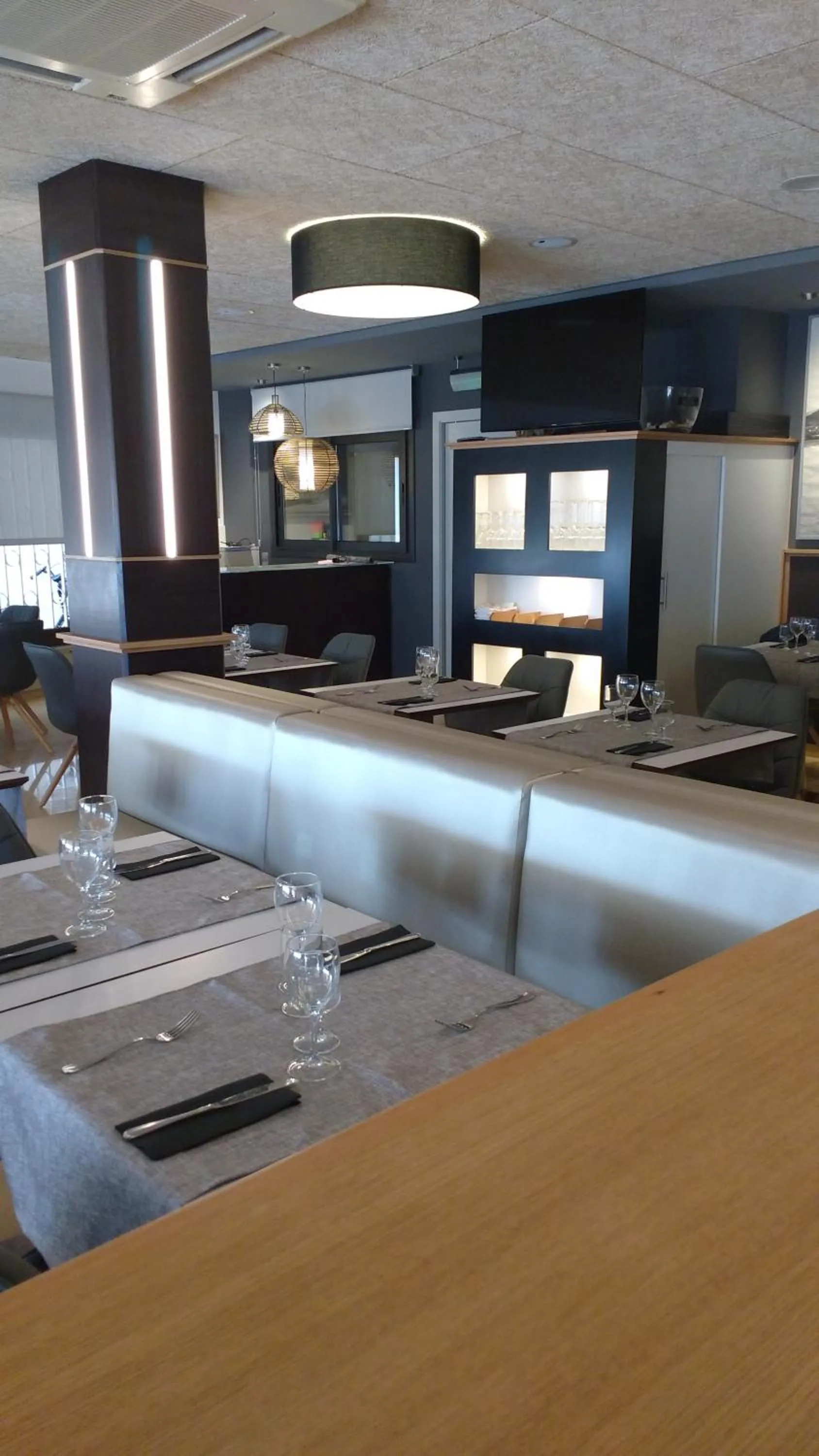 Restaurant/places to eat in Hostal Santa Clara