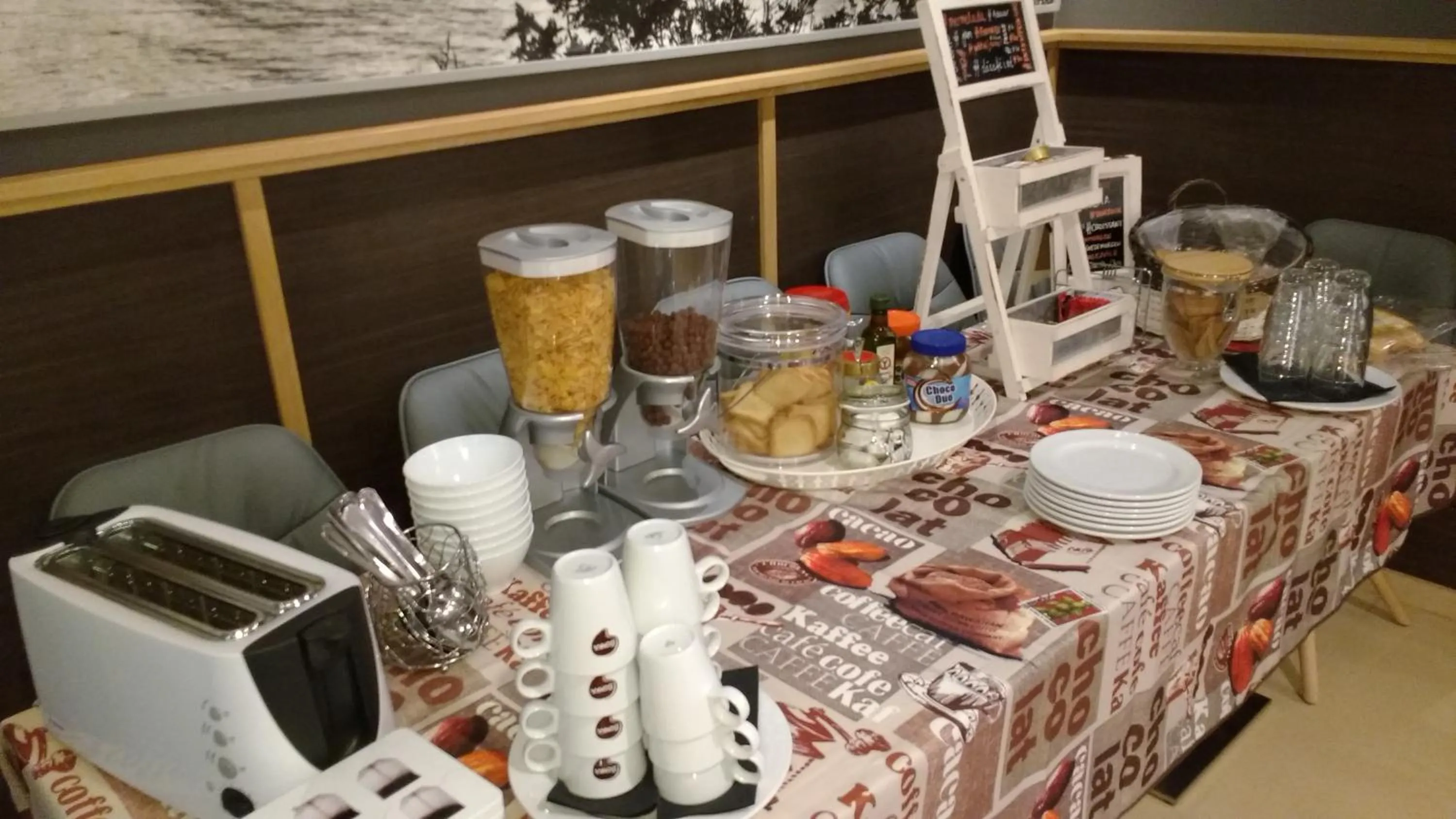 Buffet breakfast in Hostal Santa Clara