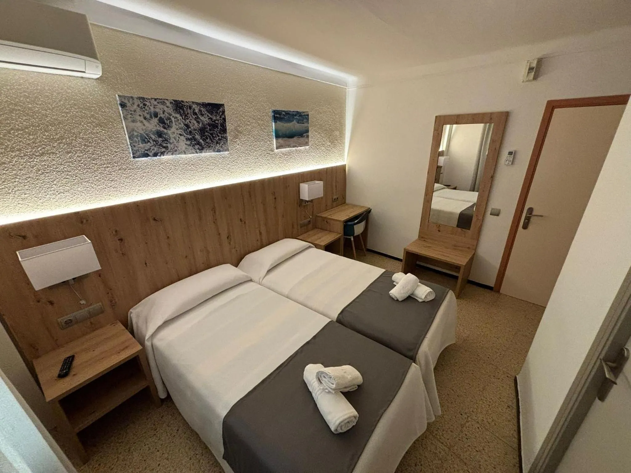 Bed in Hostal Santa Clara