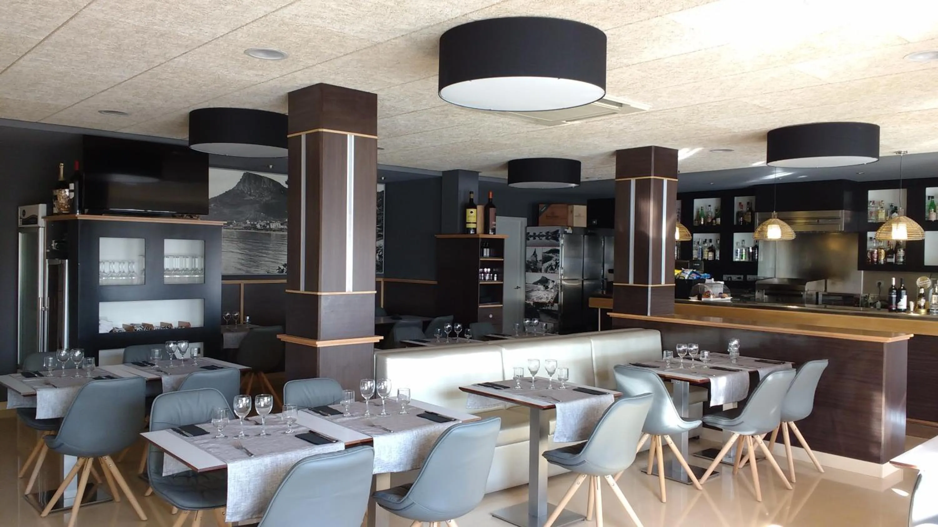 Restaurant/places to eat in Hostal Santa Clara