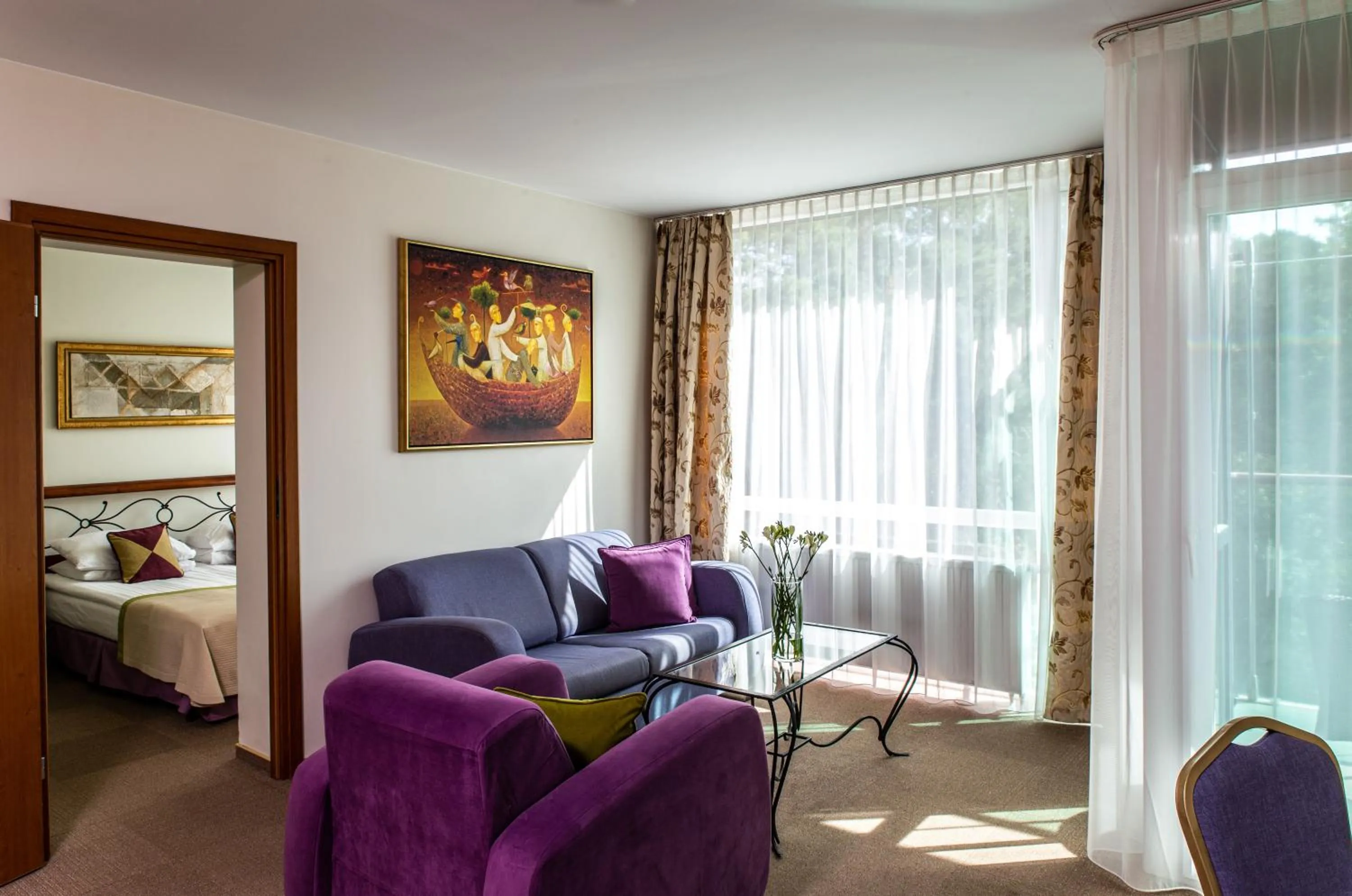 Living room in MEDEA Apartments by UPA