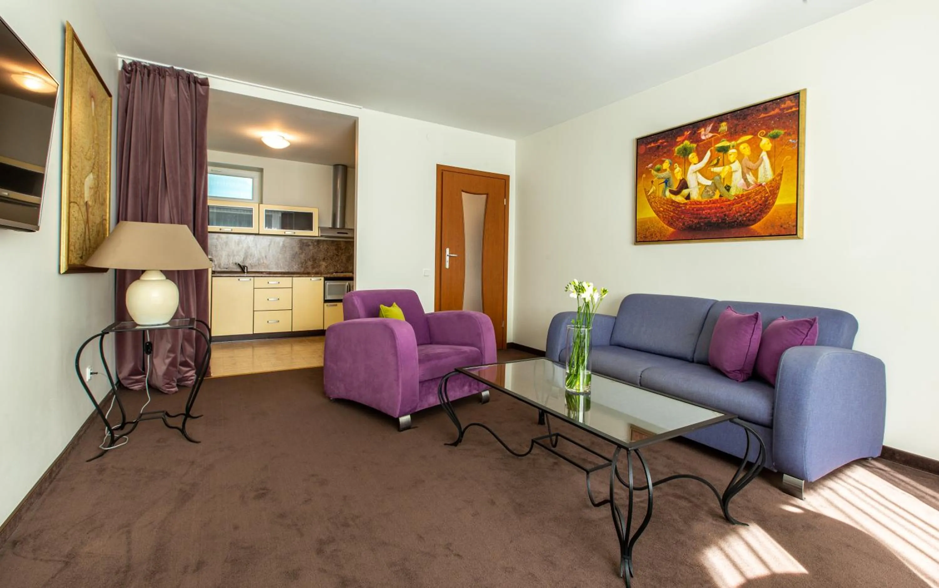 Kitchen or kitchenette in MEDEA Apartments by UPA