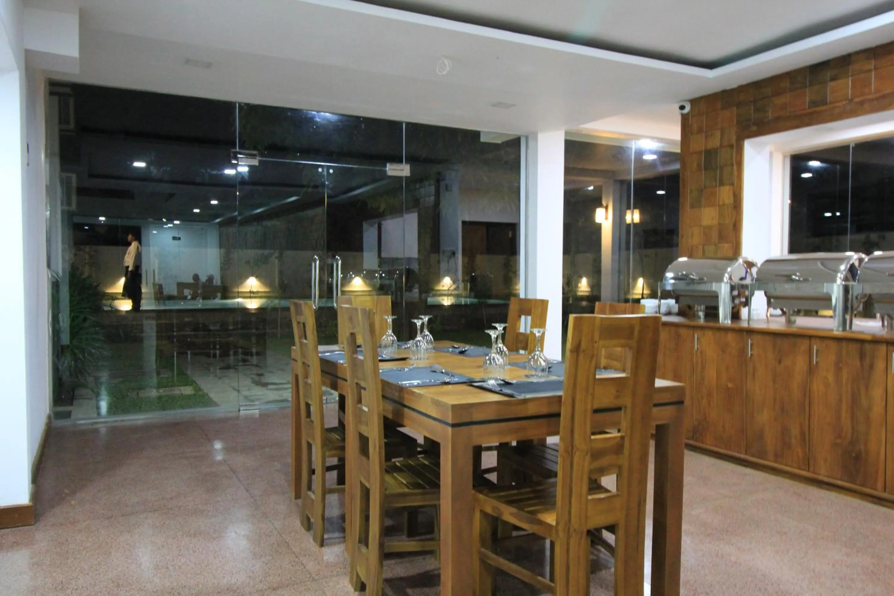 Restaurant/places to eat in Serenity Tissa