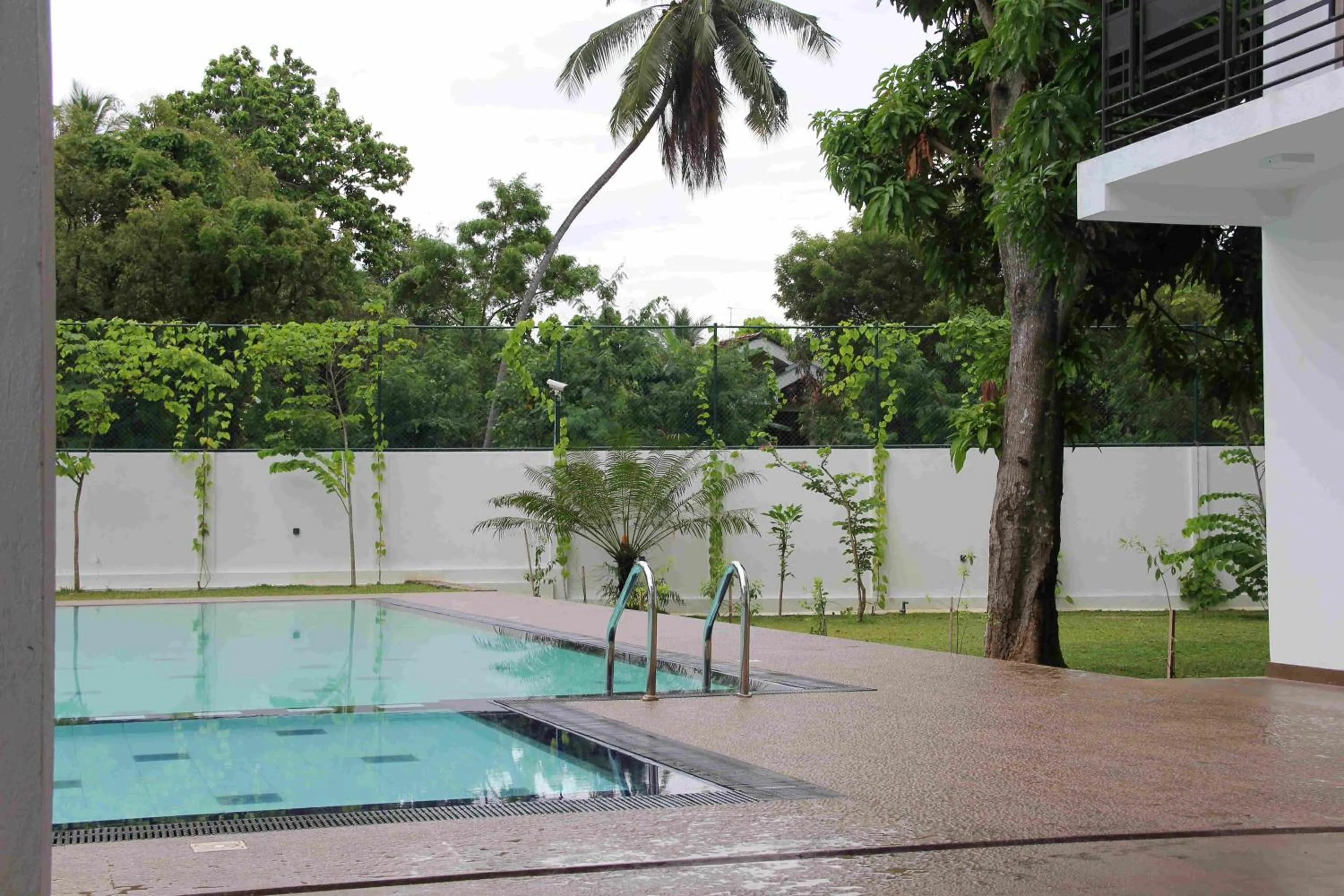 Swimming pool in Serenity Tissa