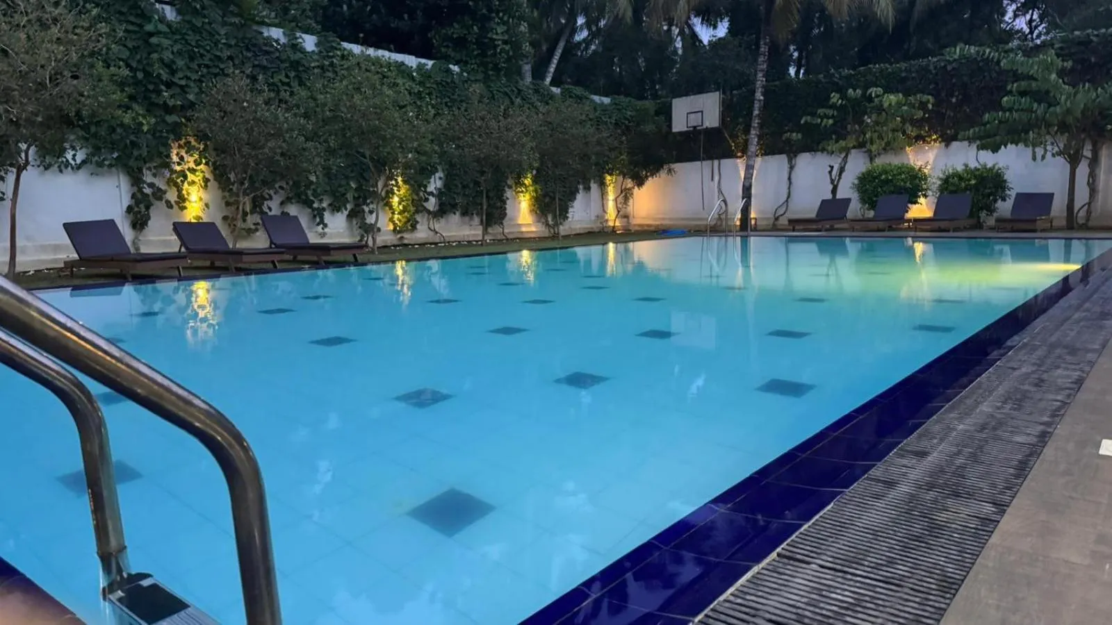 Swimming pool in Serenity Tissa