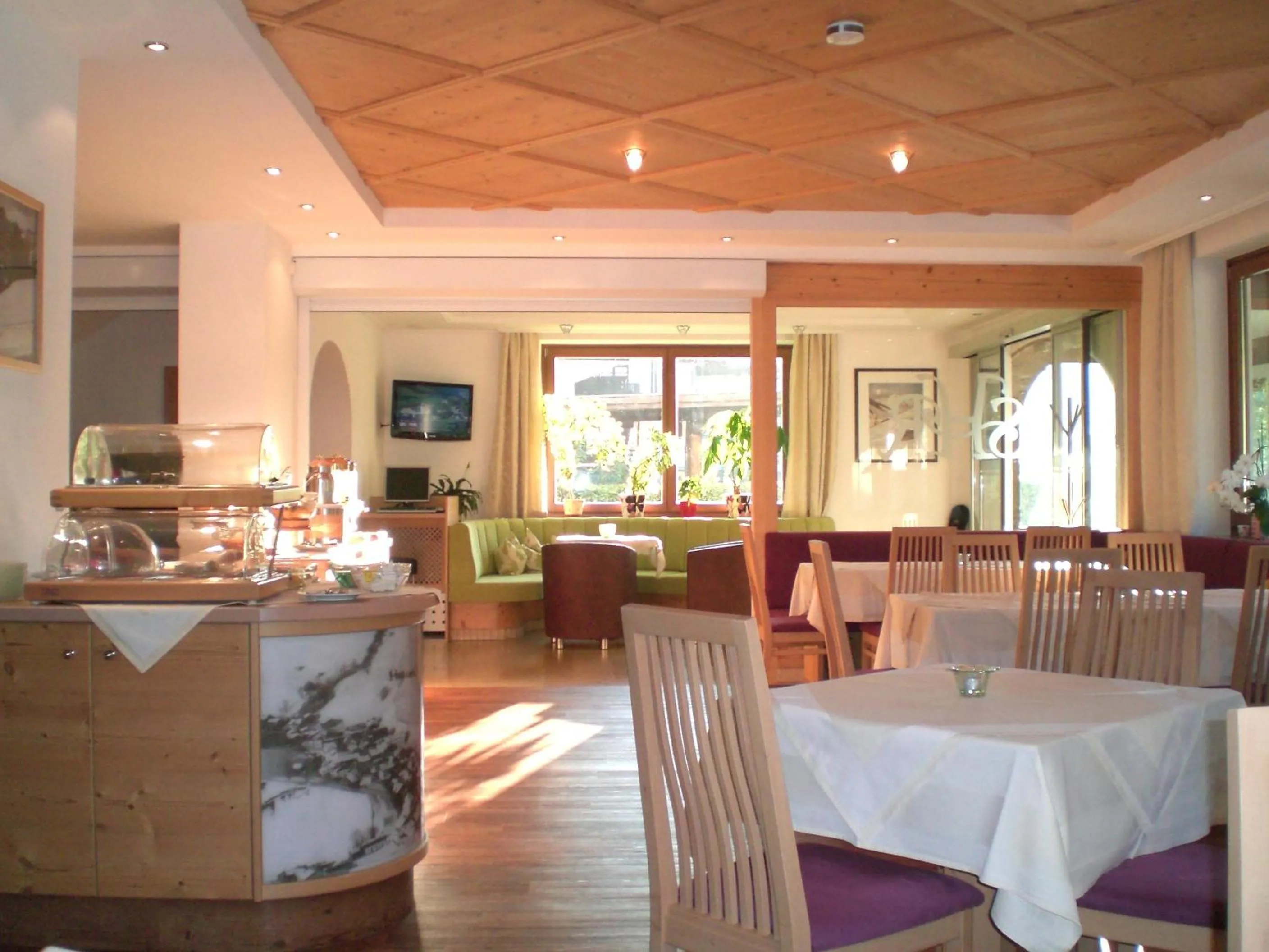 Restaurant/places to eat in Pension Norika