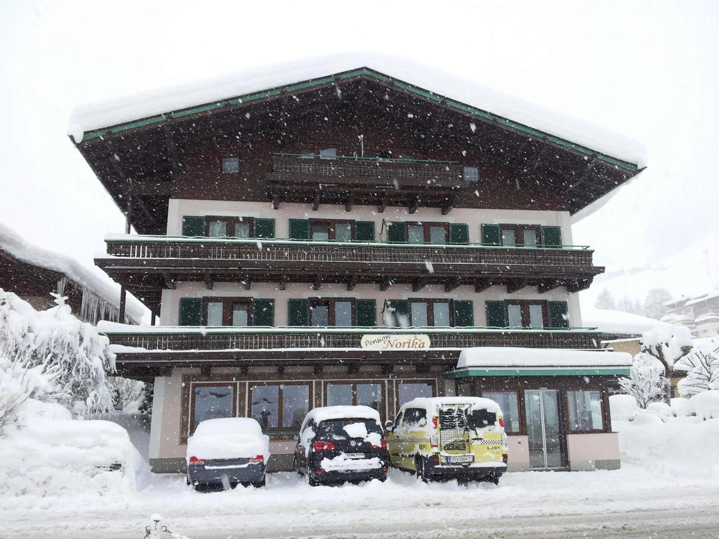 Facade/entrance in Pension Norika