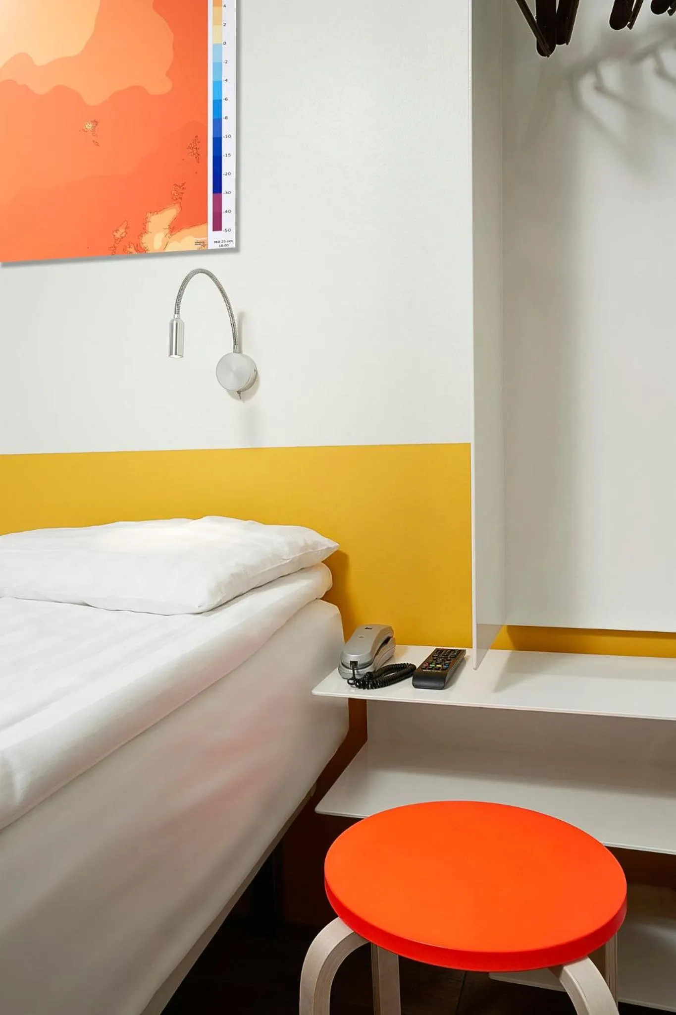 Bedroom, Bed in Hotel Cabin