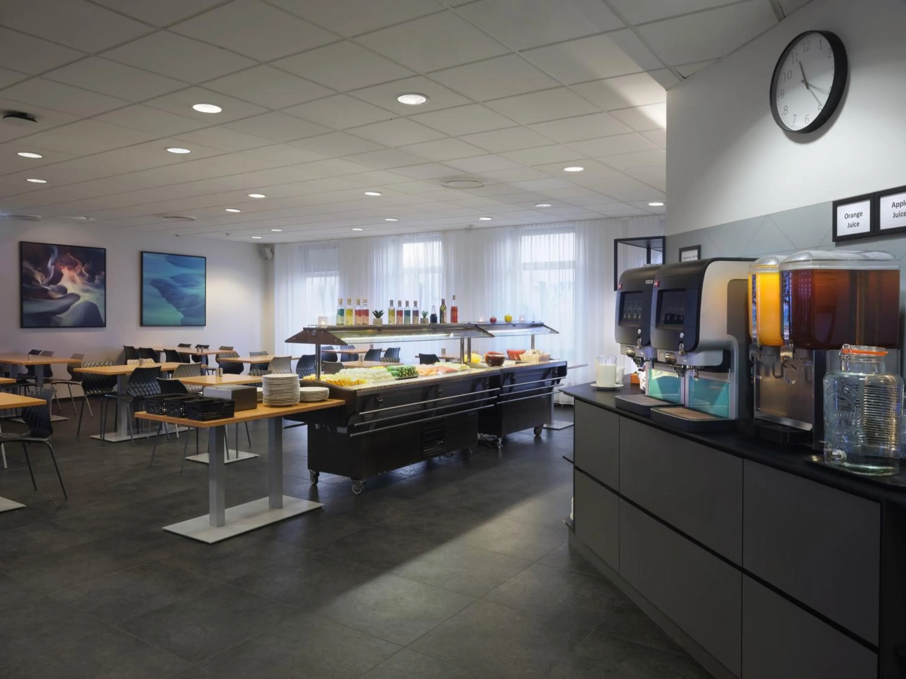 Buffet breakfast in Hotel Cabin