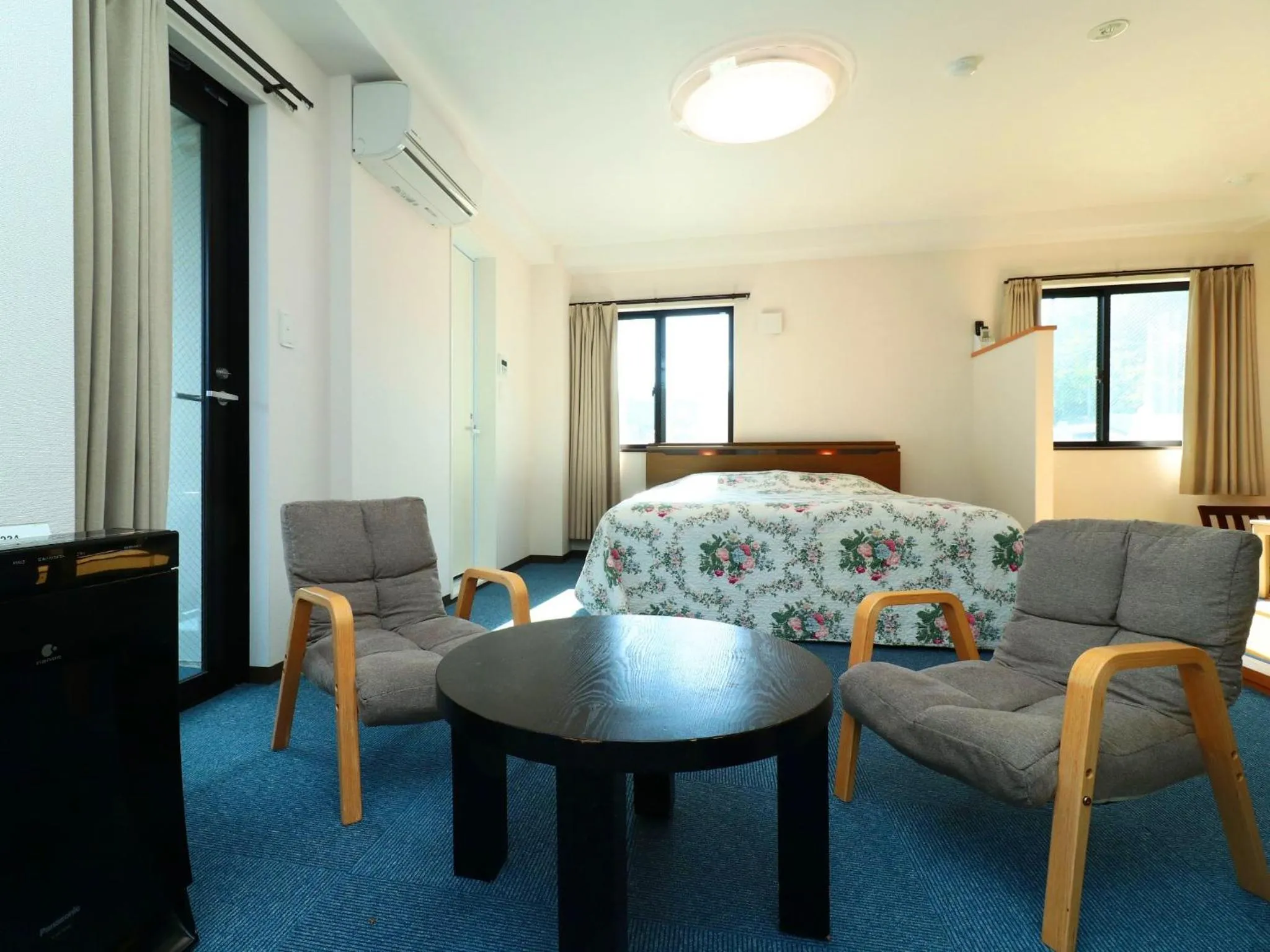 Photo of the whole room in Izu Kansya