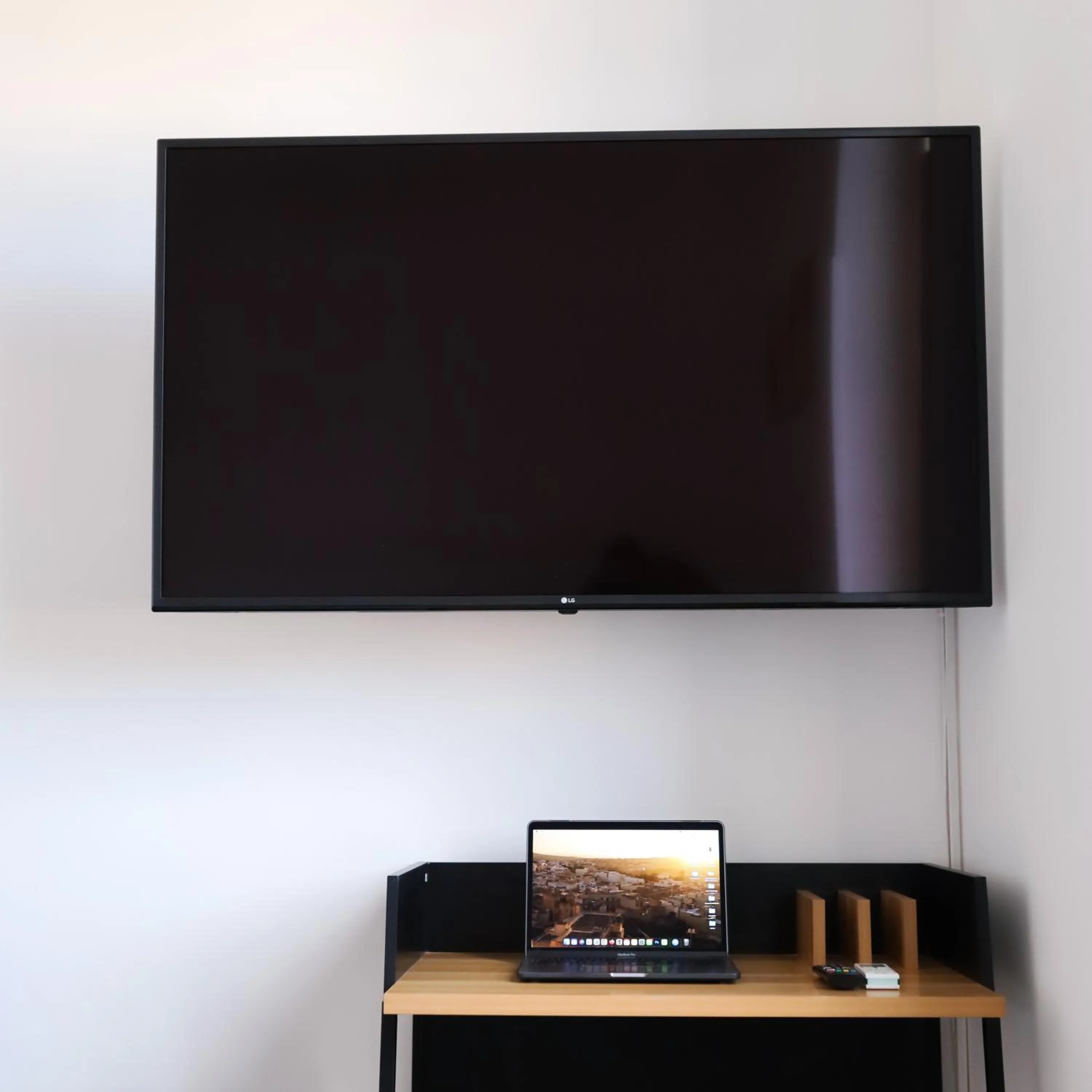 TV and multimedia in Cielo Vaticano Guest House