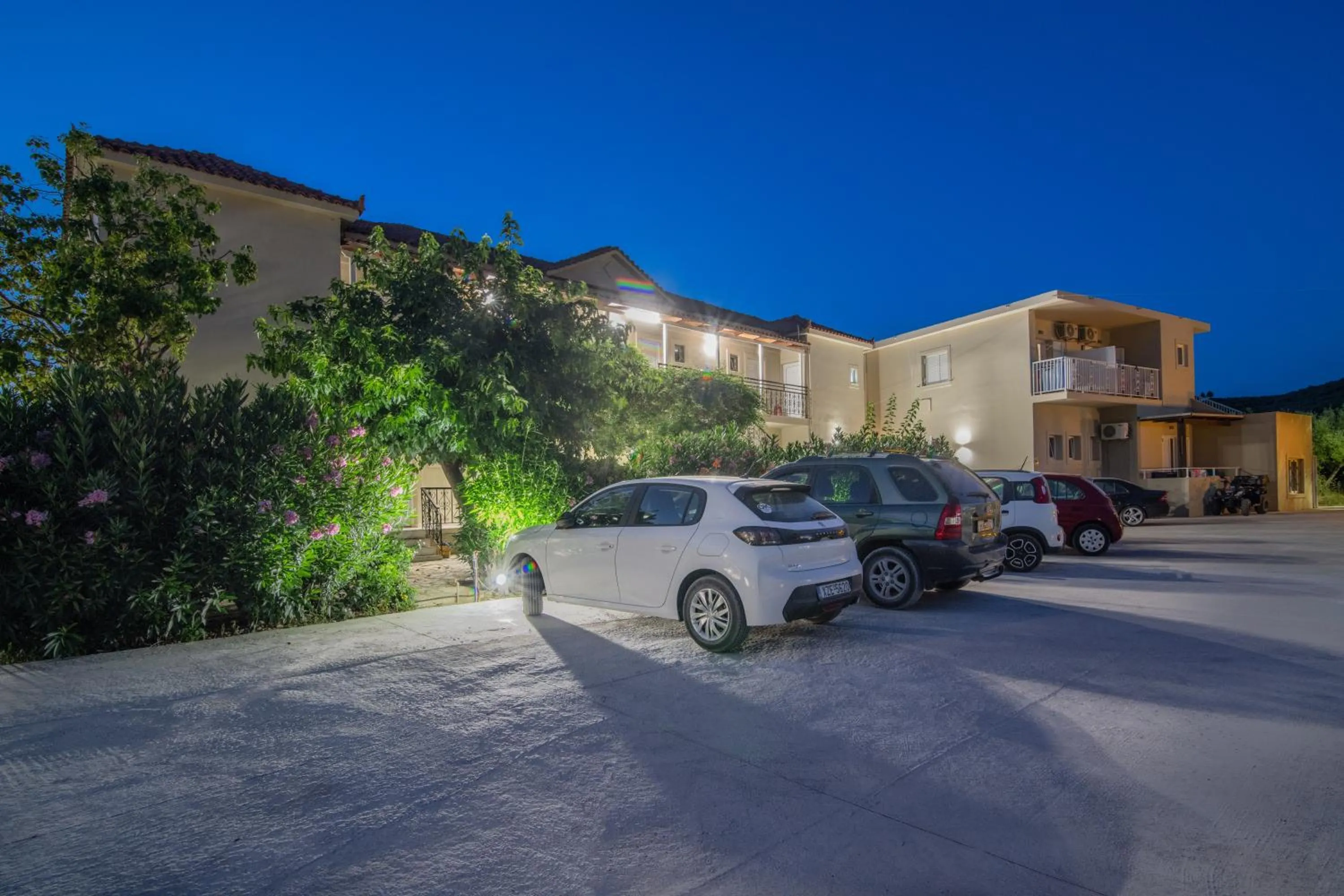 Parking in Grapevines Hotel