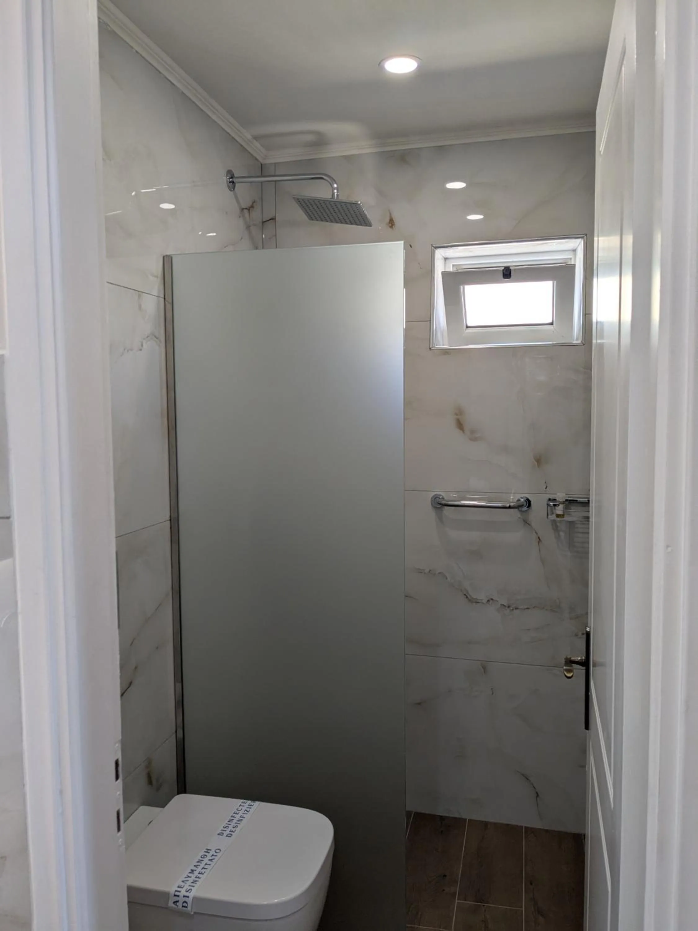 Bathroom in Grapevines Hotel