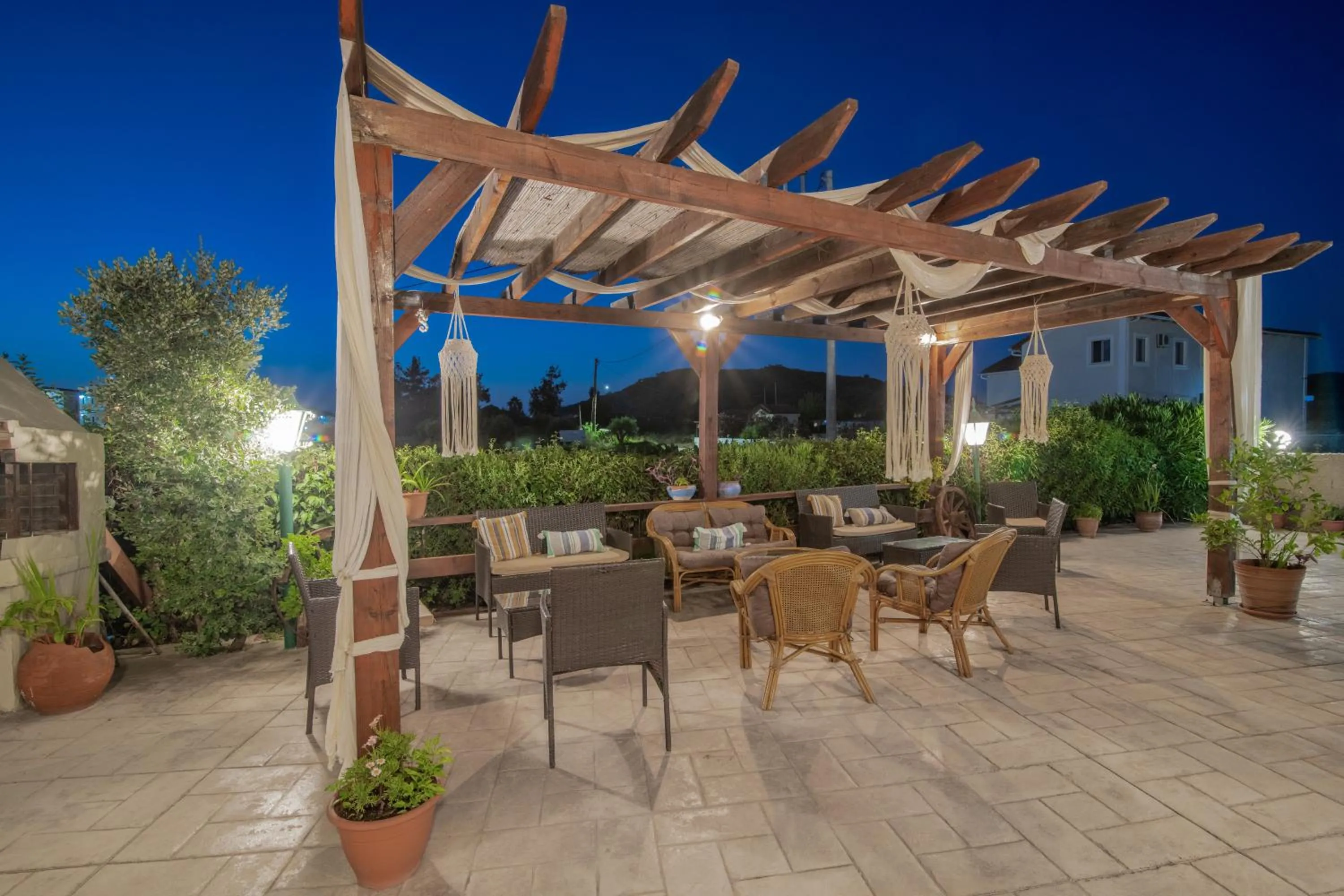 Patio in Grapevines Hotel