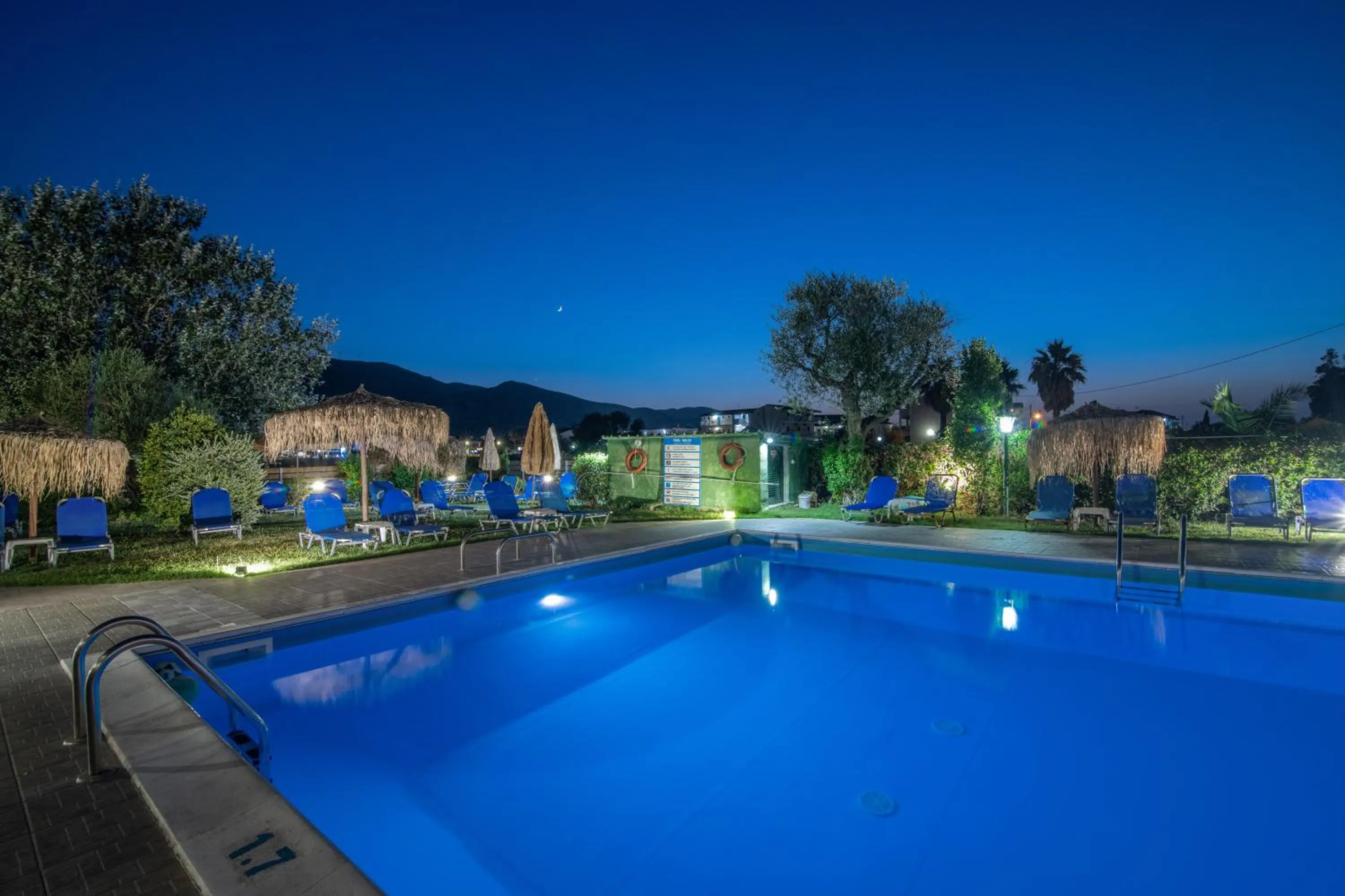 Night in Grapevines Hotel