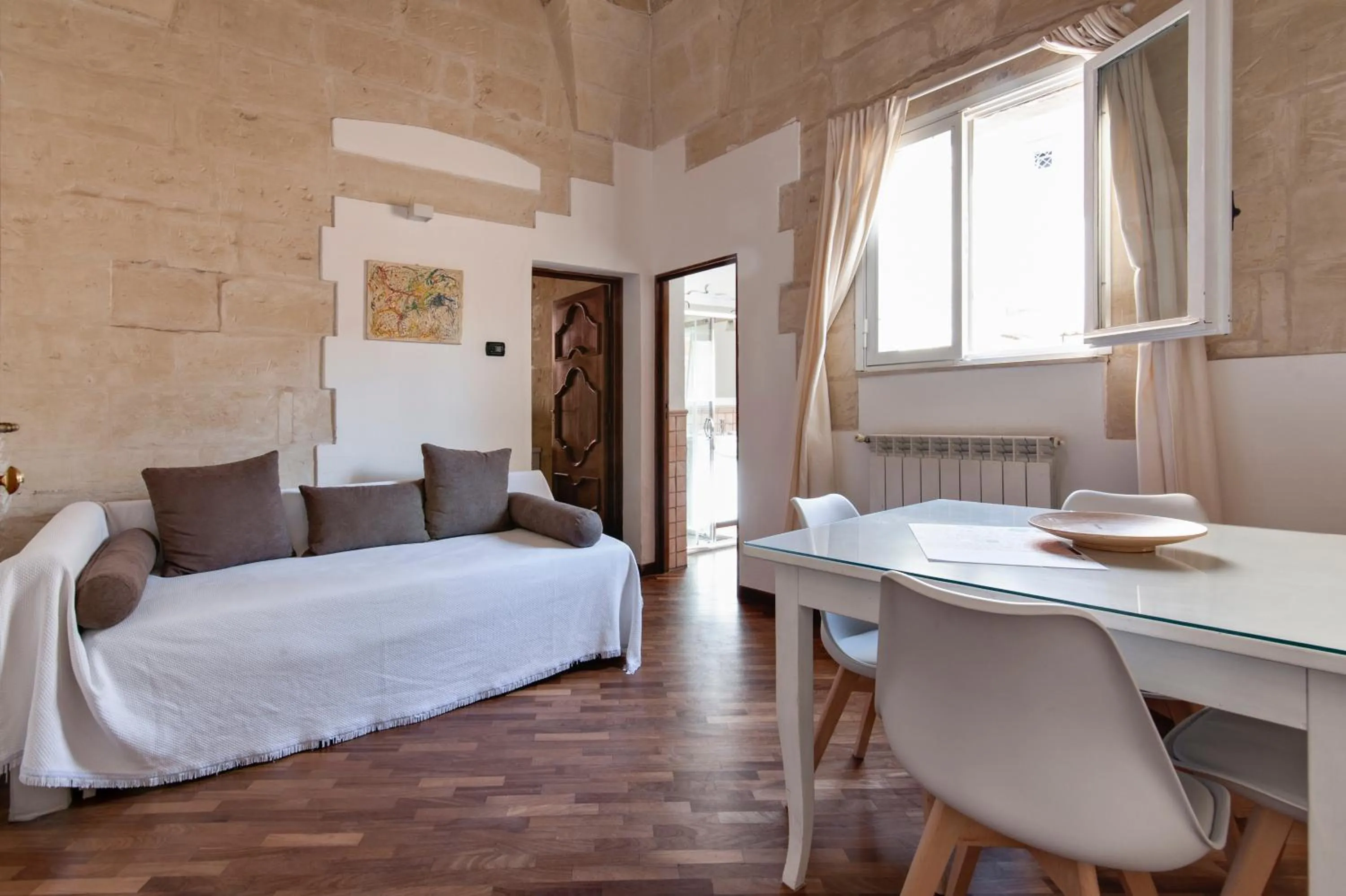 Dining area, Bed in Chiesa Greca Suites - Lecce Selection