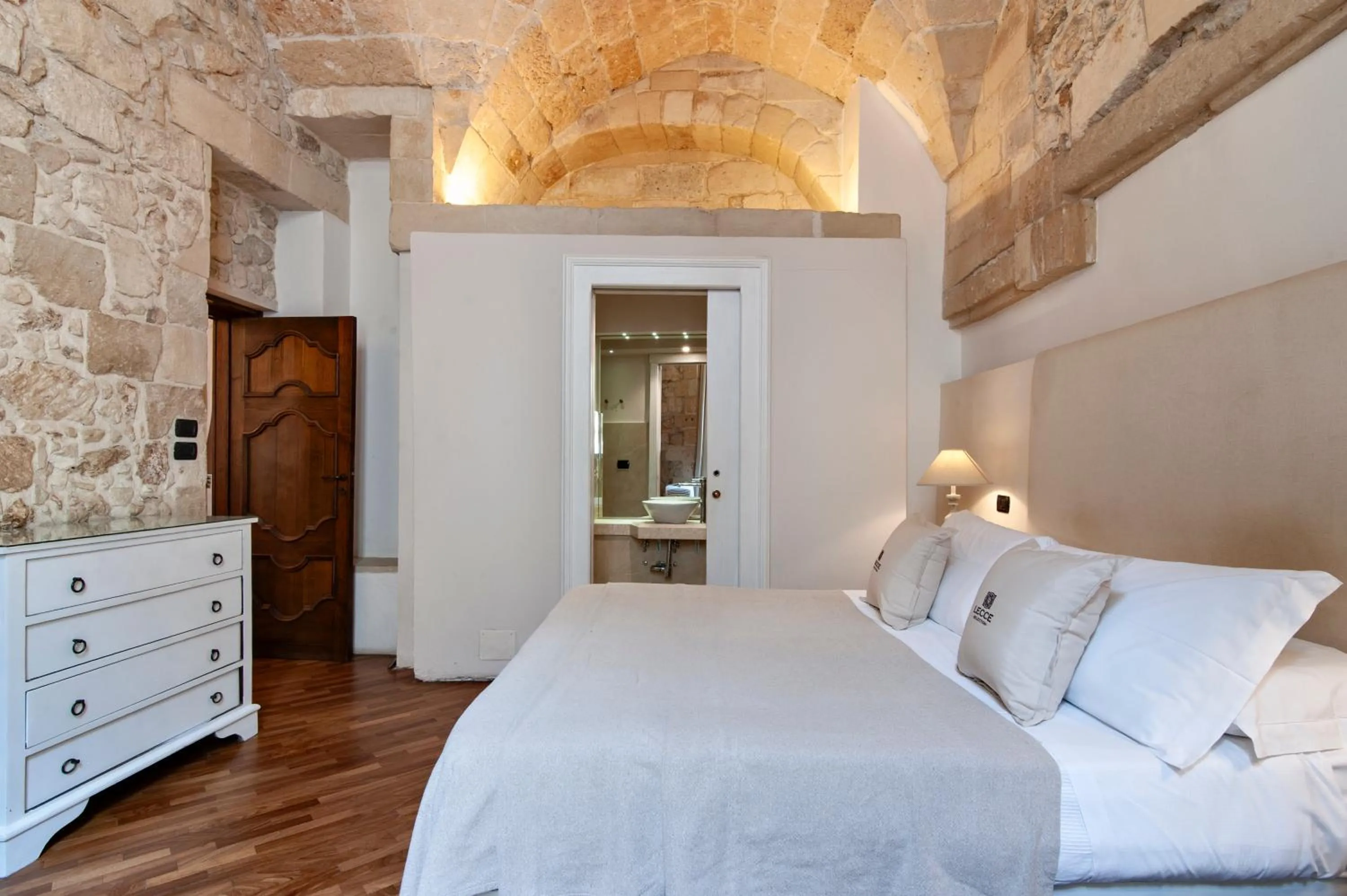 Bedroom, Bed in Chiesa Greca Suites - Lecce Selection