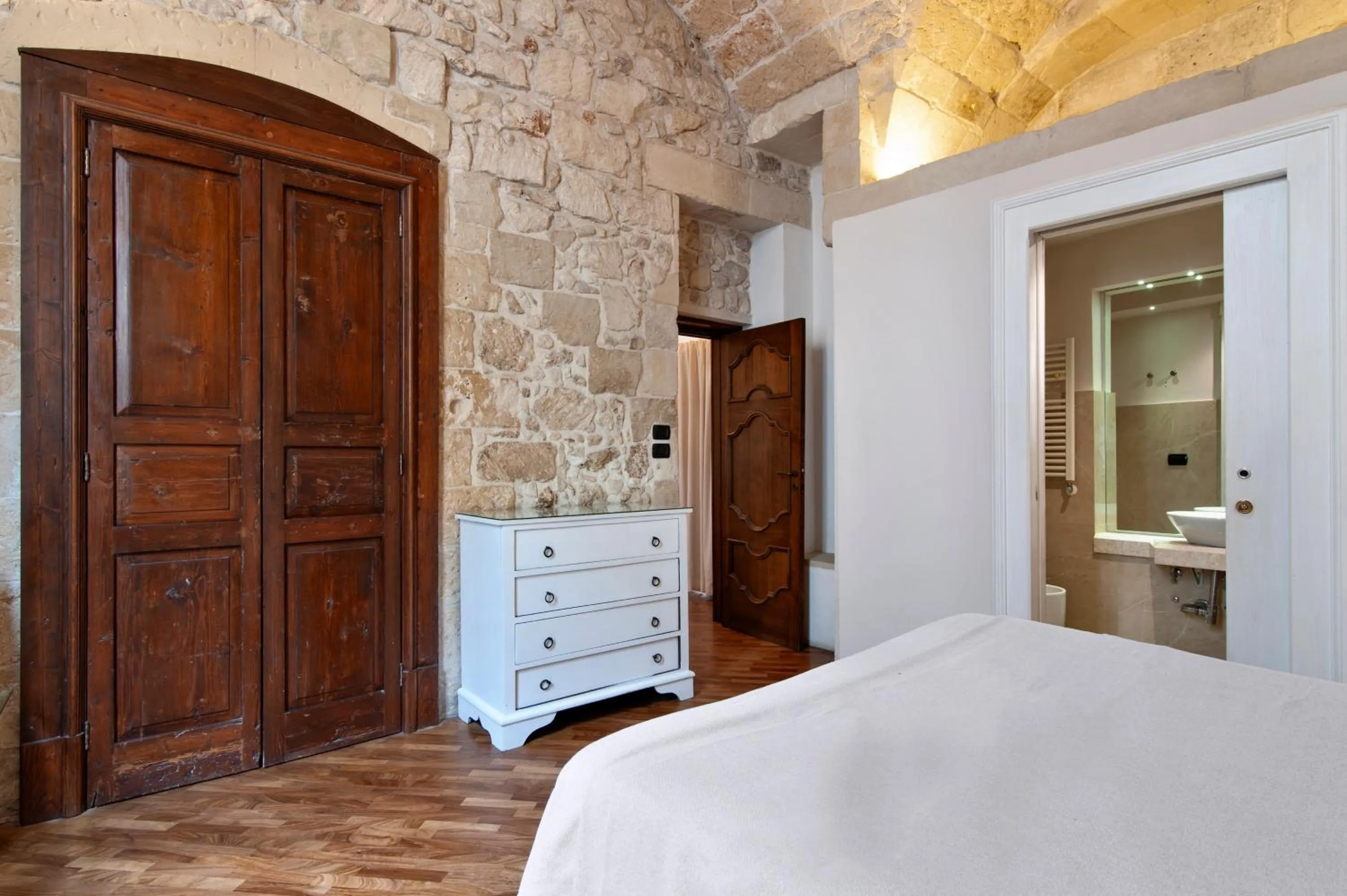 Bedroom, Bed in Chiesa Greca Suites - Lecce Selection