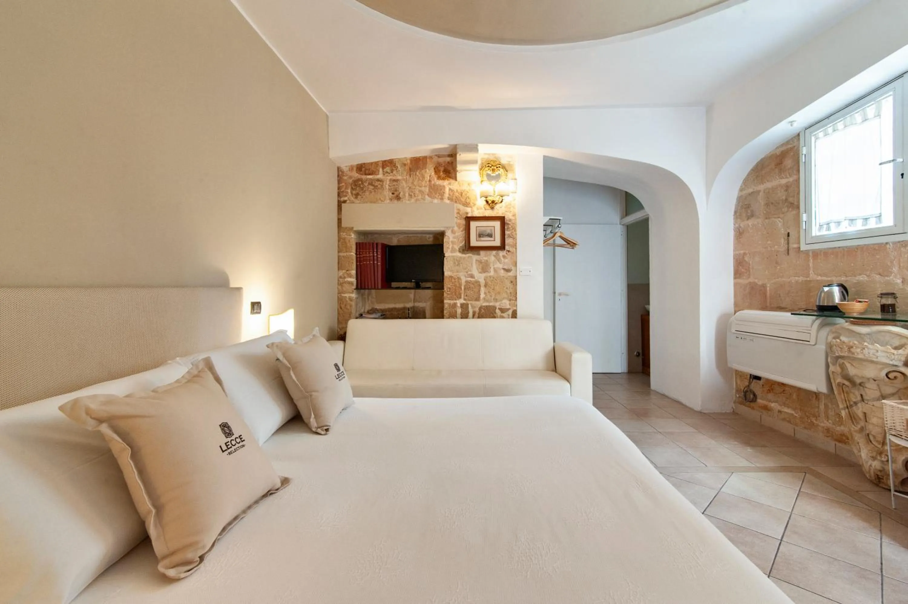 Bedroom, Bed in Chiesa Greca Suites - Lecce Selection