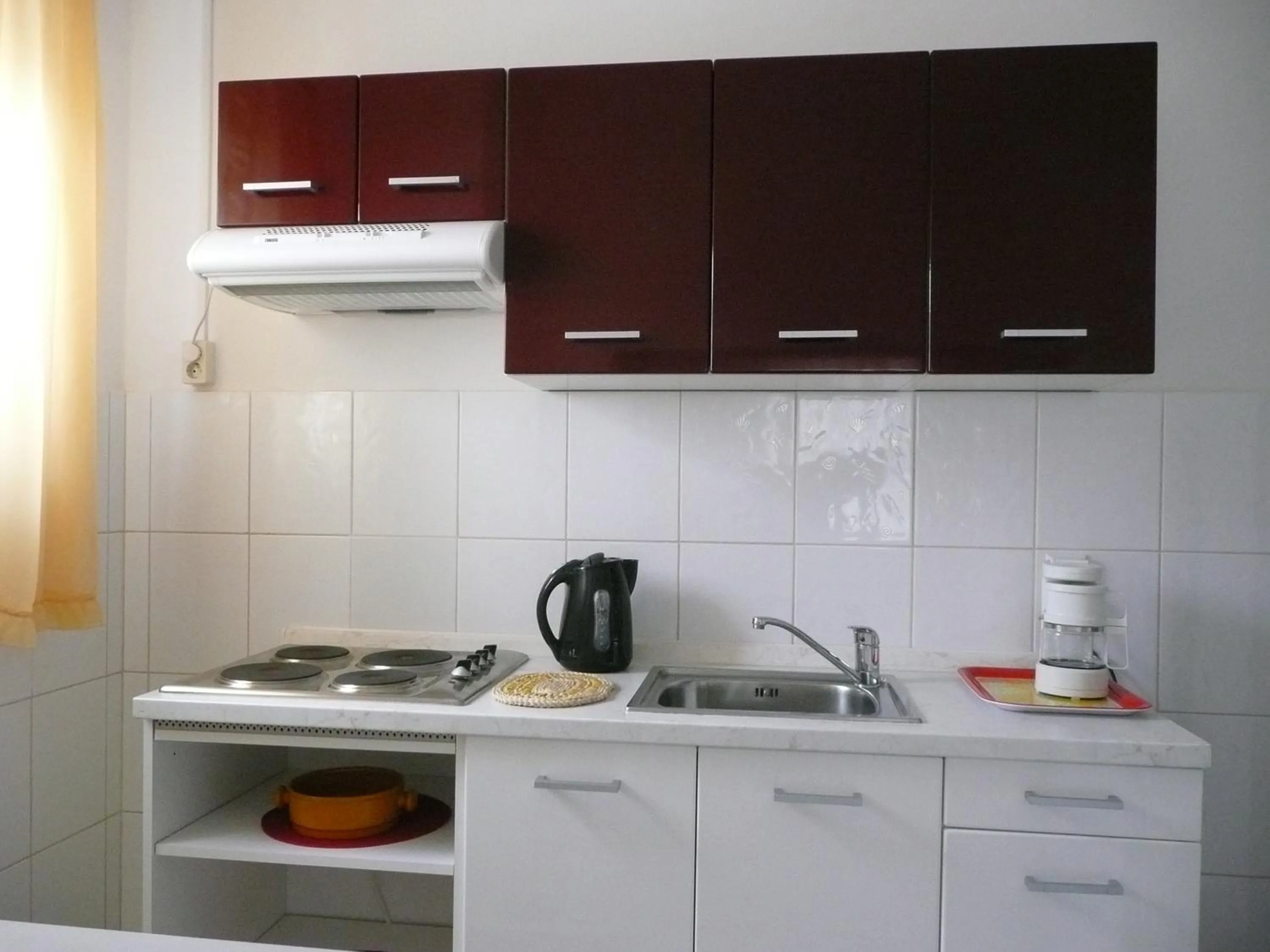 Coffee/tea facilities in Apartments Toni, Borik