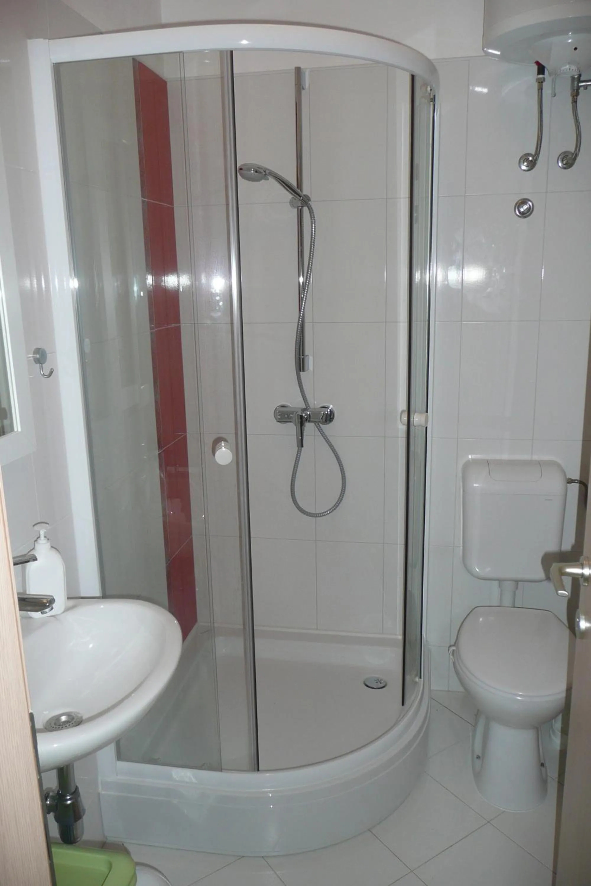 Shower in Apartments Toni, Borik