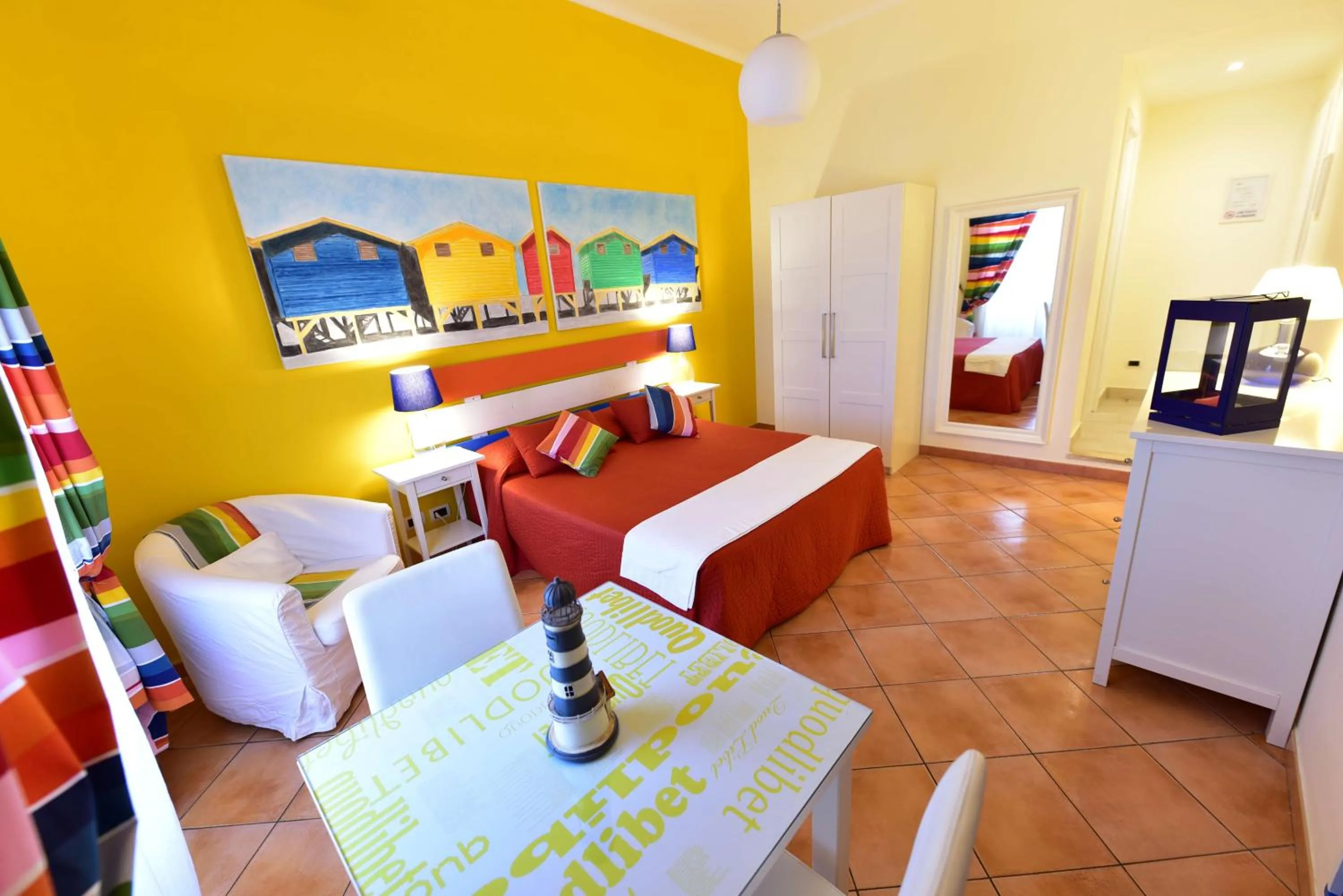 Photo of the whole room, Bed in QuodLibet