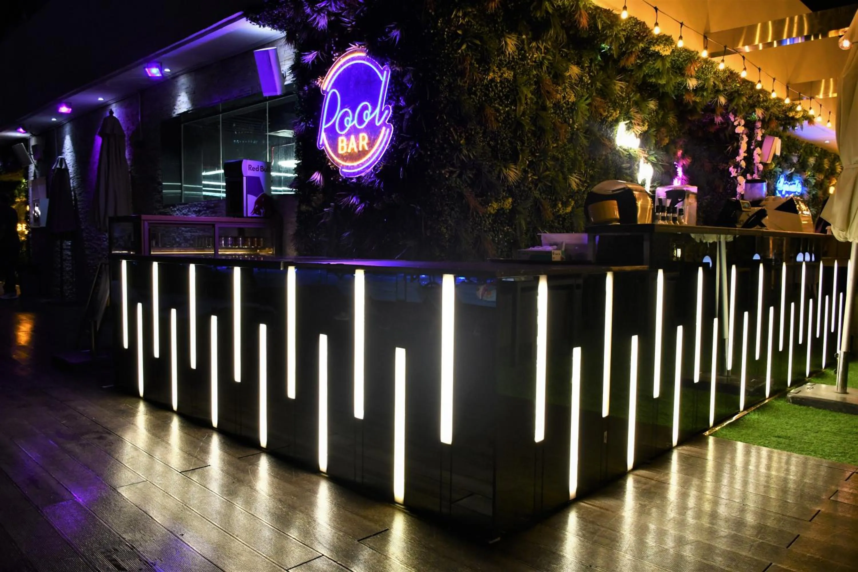 Communal lounge/ TV room in Gevora Hotel