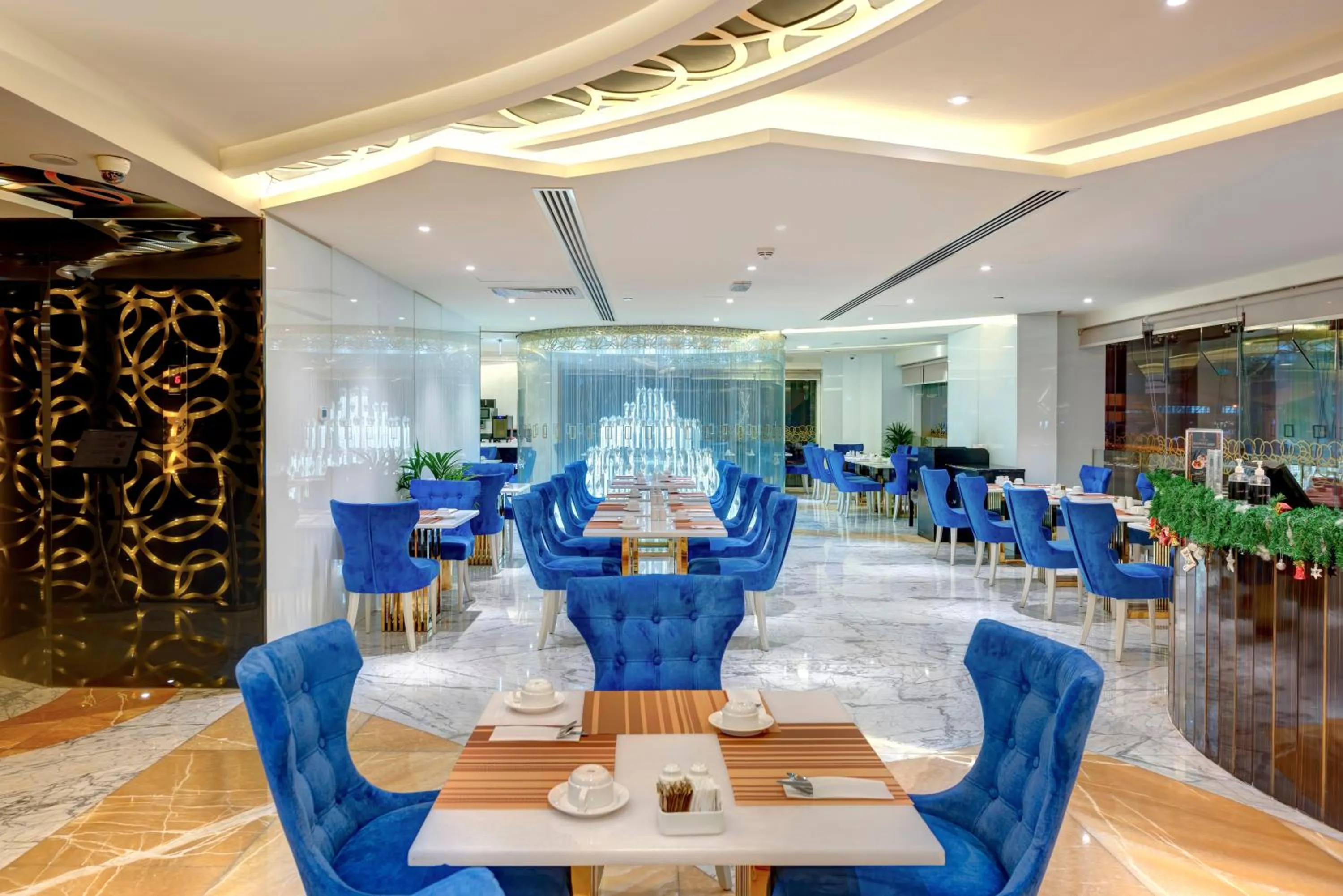 Restaurant/places to eat in Gevora Hotel