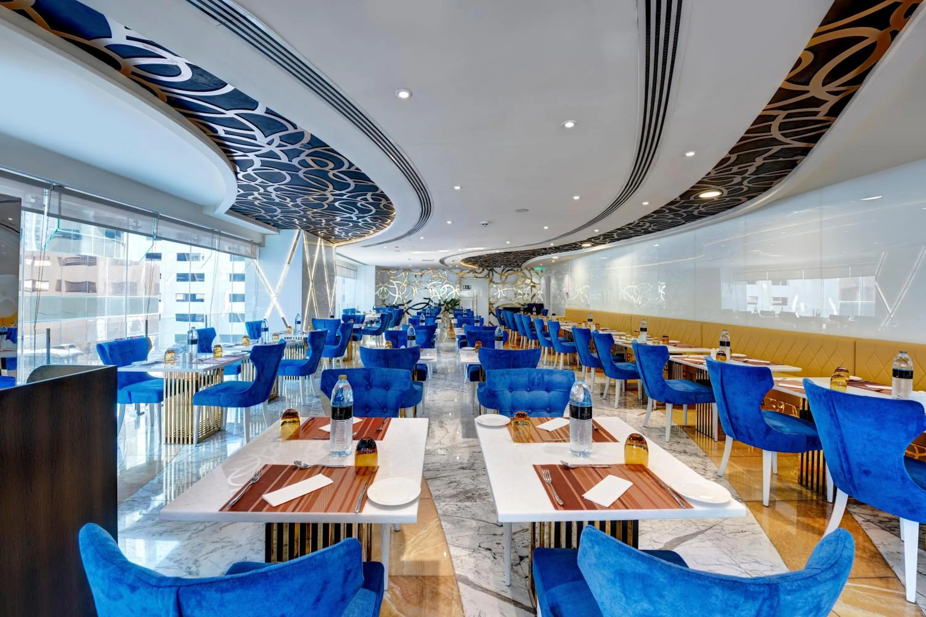 Restaurant/places to eat in Gevora Hotel