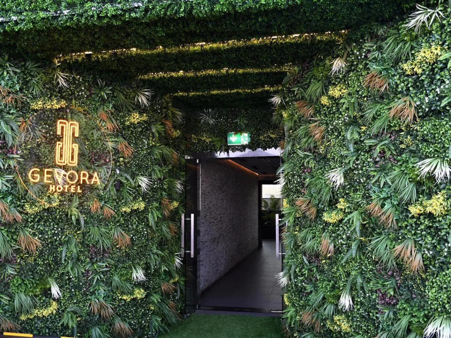 Swimming pool in Gevora Hotel