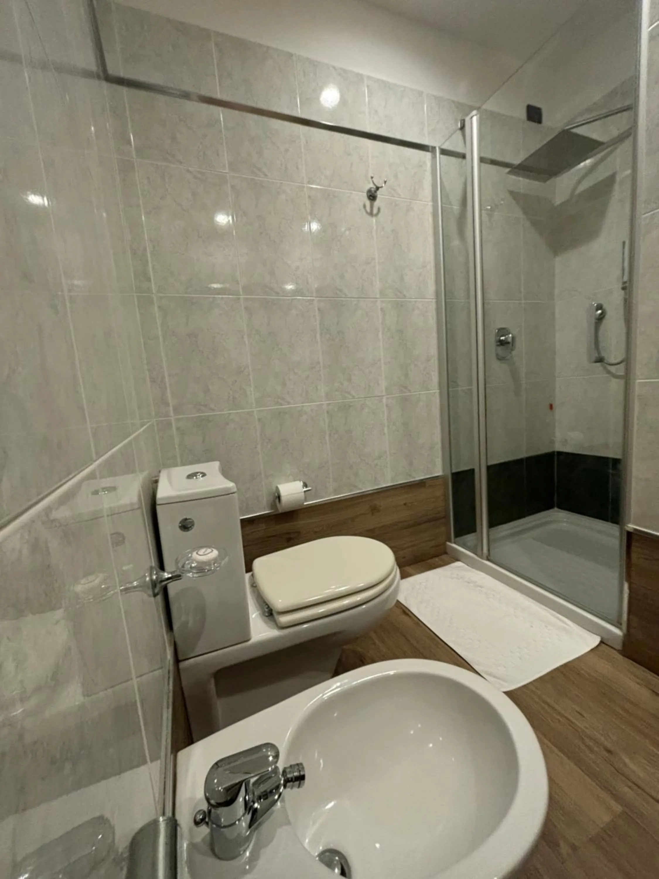 Shower in Hotel Touring