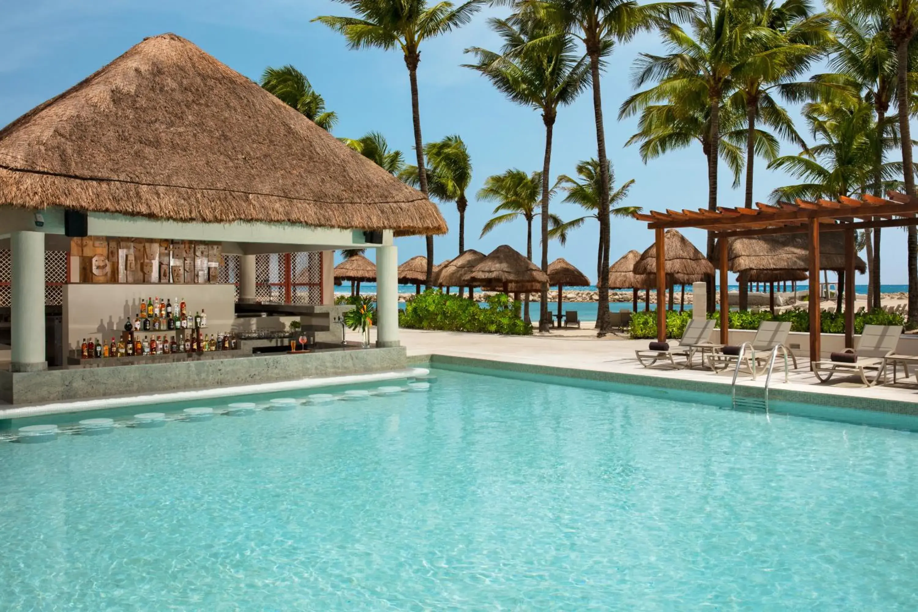 Lounge or bar in Dreams Aventuras Riviera Maya - All Inclusive Lounge or bar in Dreams Aventuras Riviera Maya - All Inclusive